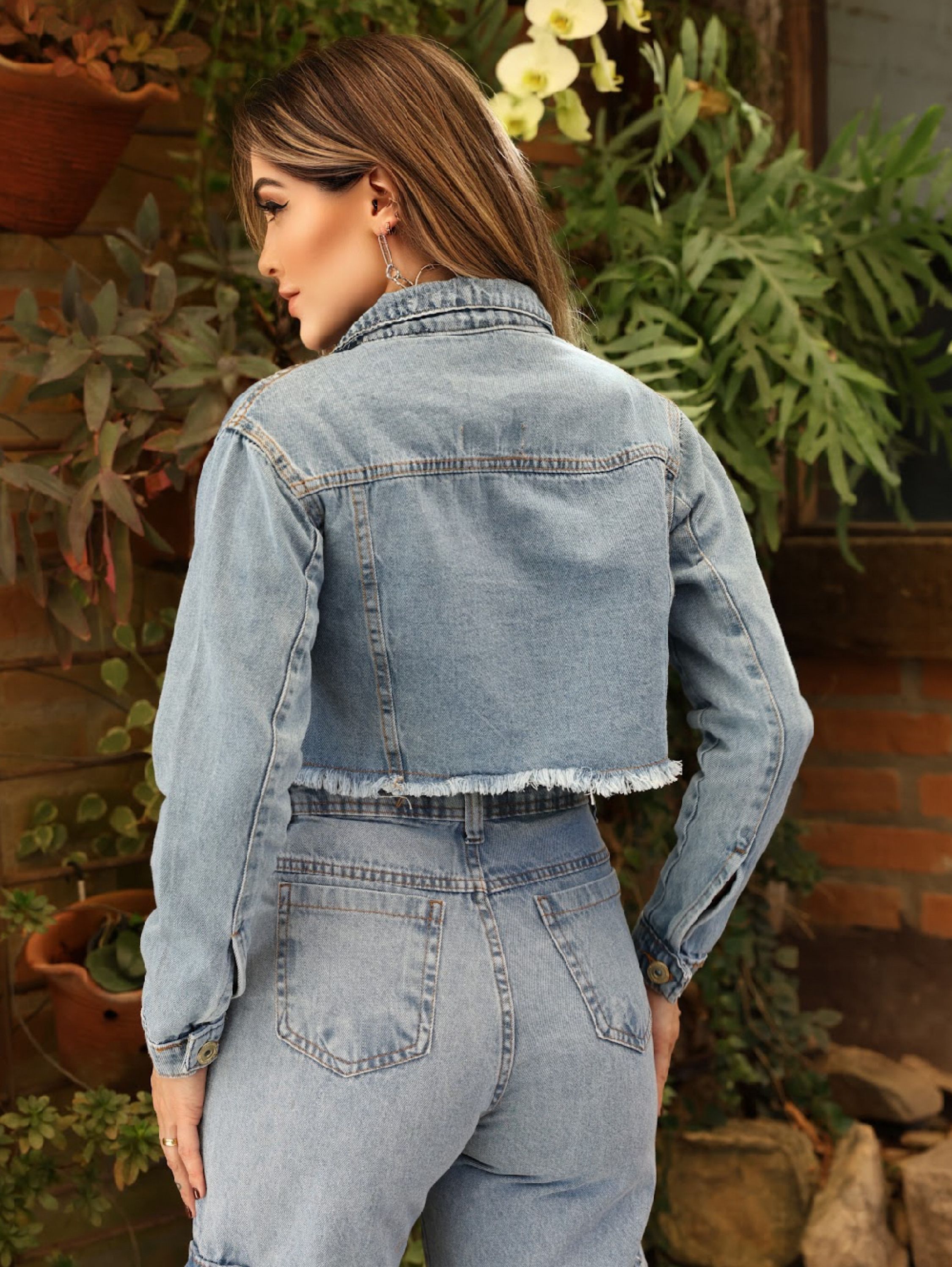 Jaqueta Jeans Destroyed cropped manga longa moda - Curiosos Modas