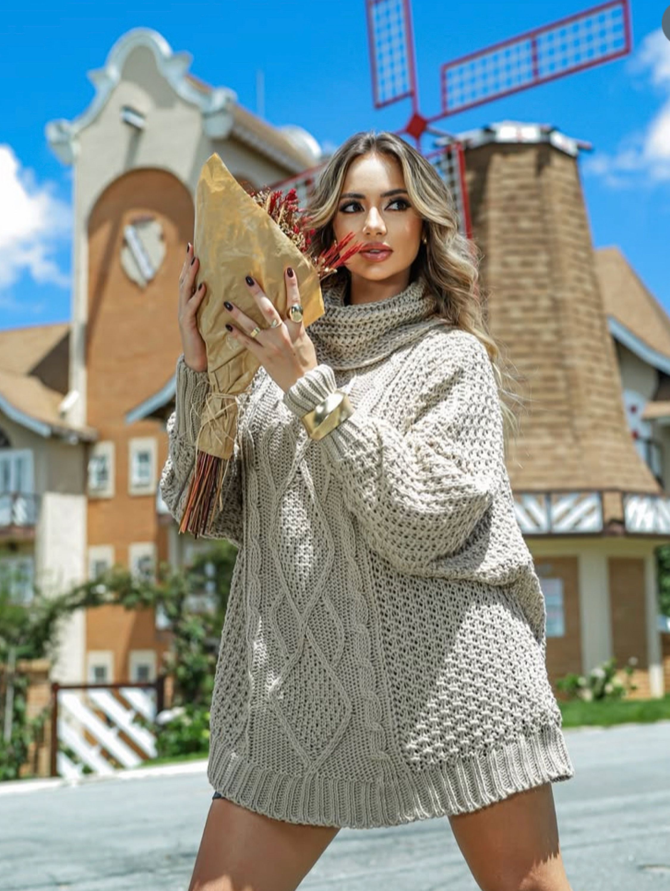 Blusa , poncho tricot, tramas diferenciadas - Sarah Corrêa Tricot