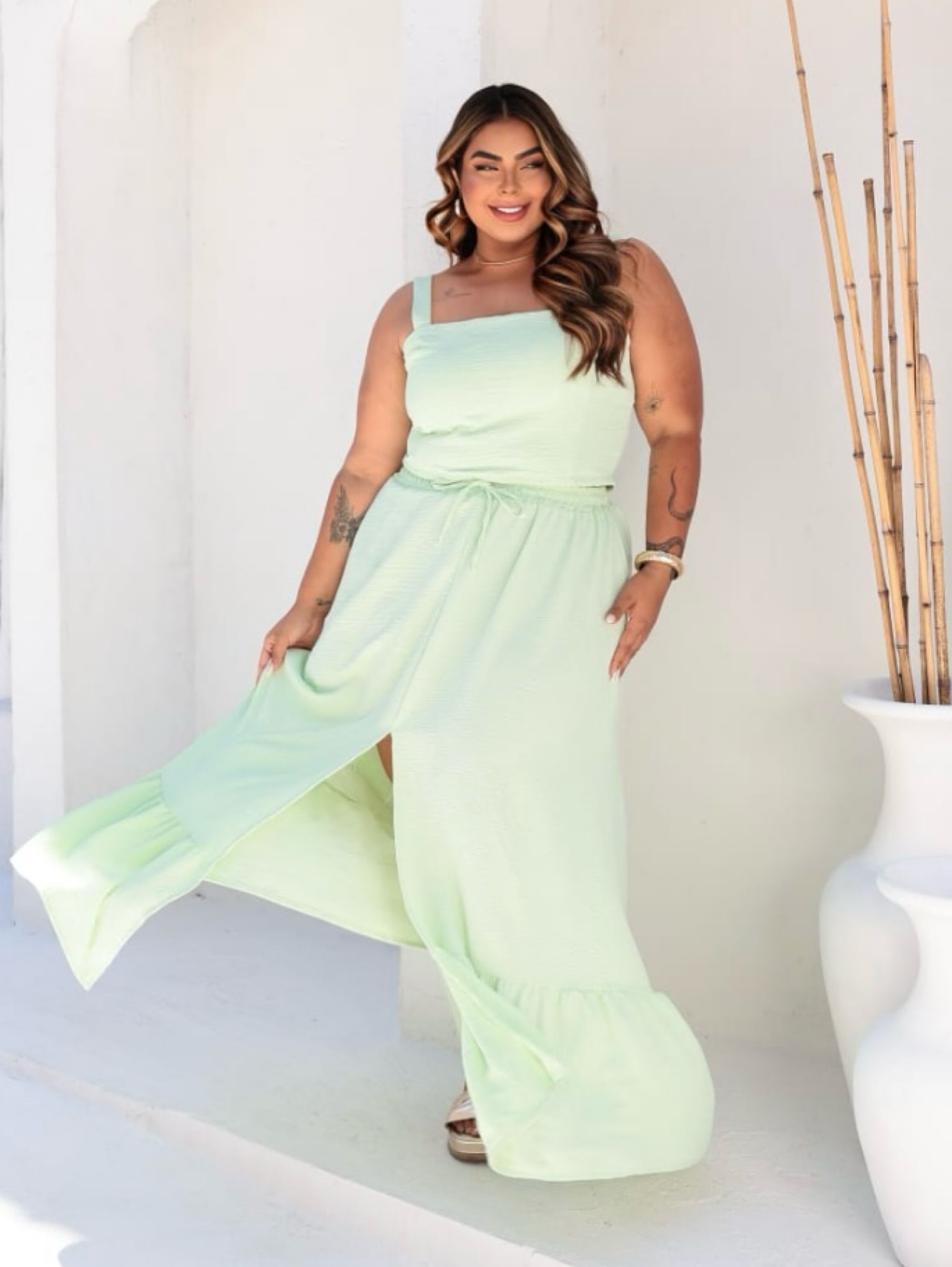 Conjunto cropped saia Monique Plus Size - Carmin Plus | ZAX