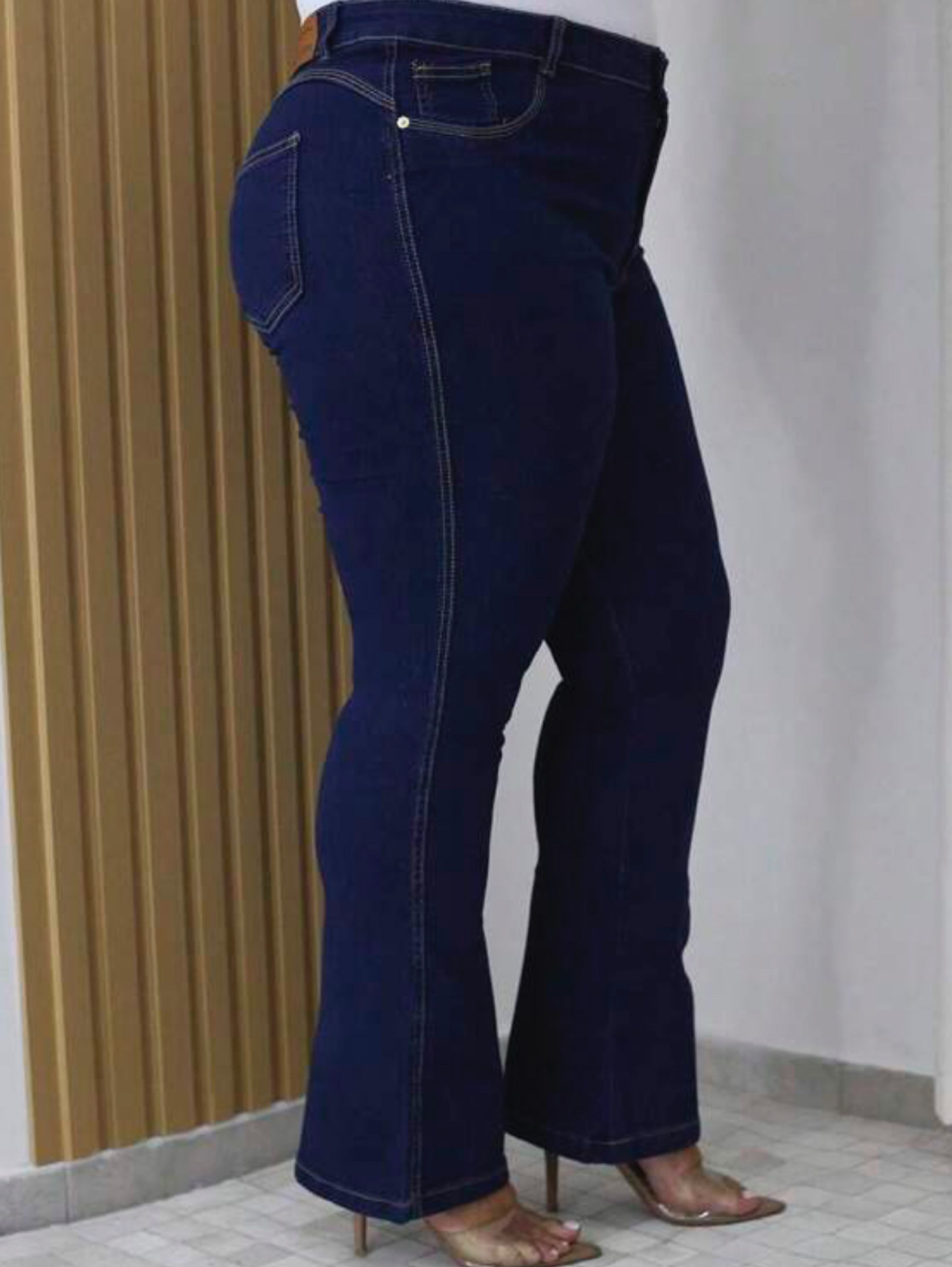 Calça flare plus size com lycra - Levka Jeans | ZAX