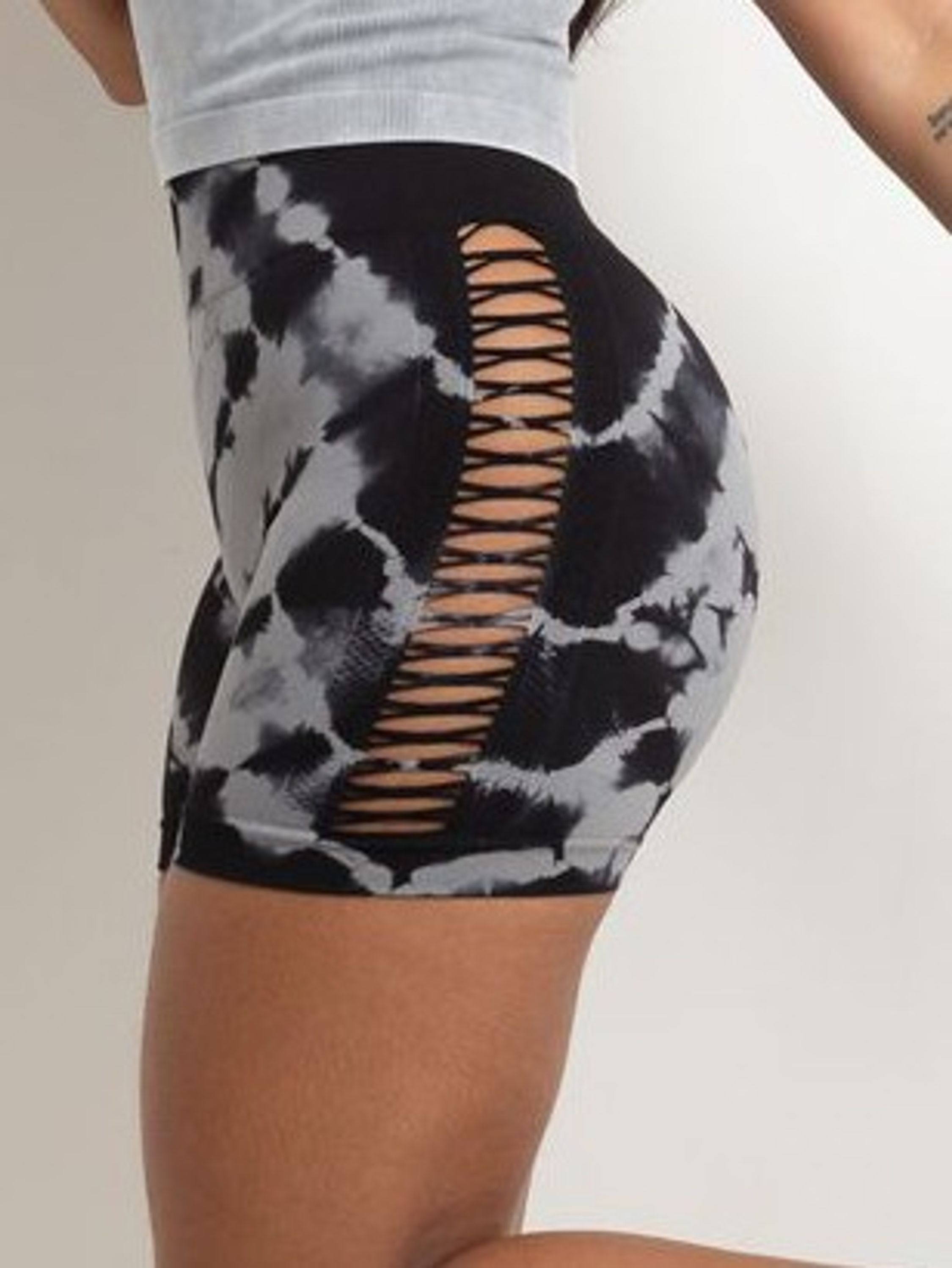 Shorts tie-dye aberturas na lateral - Lalalemon | ZAX