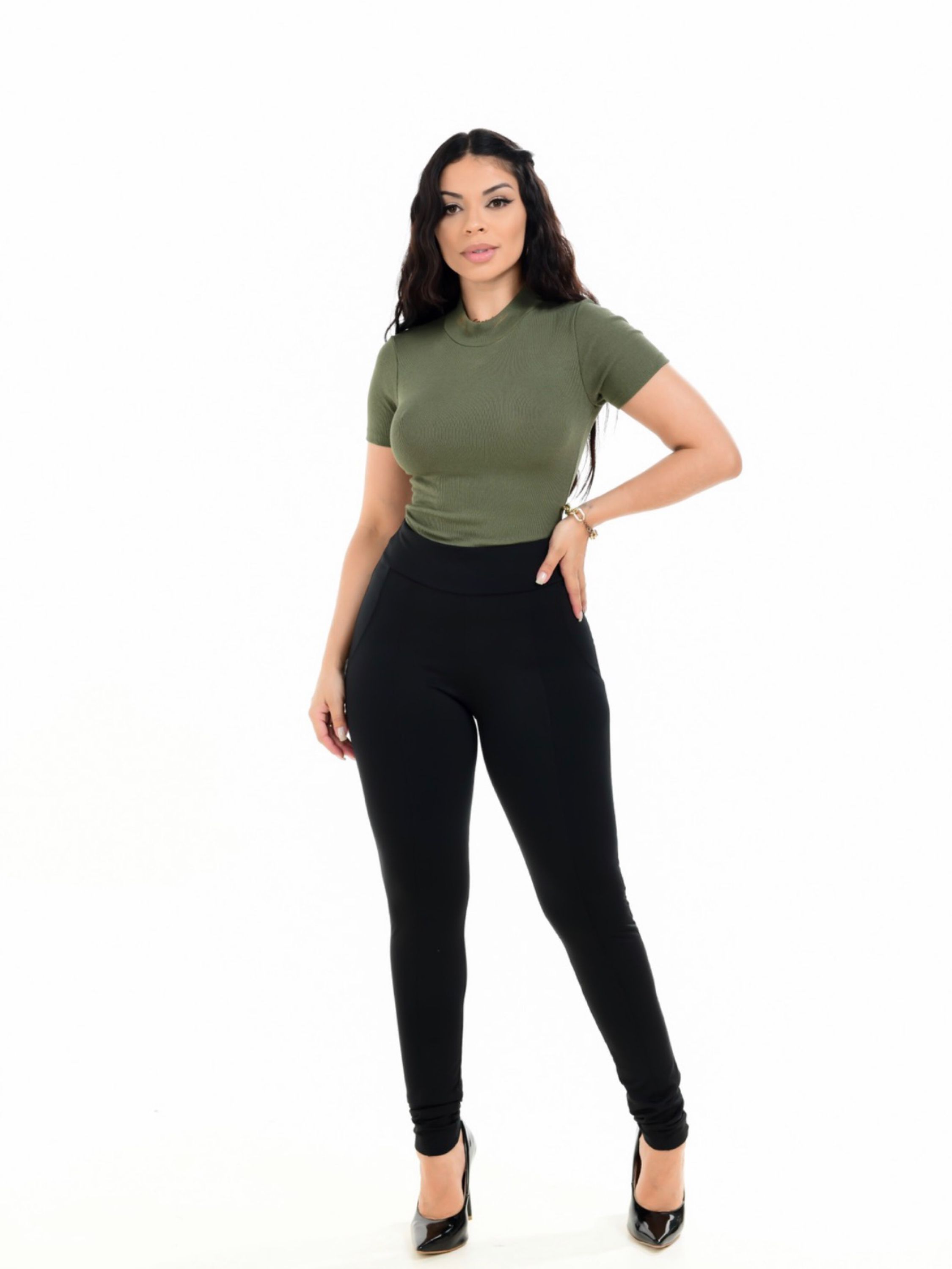 Legging Plus Size Forrada Legues Montaria Detalhes Cirre