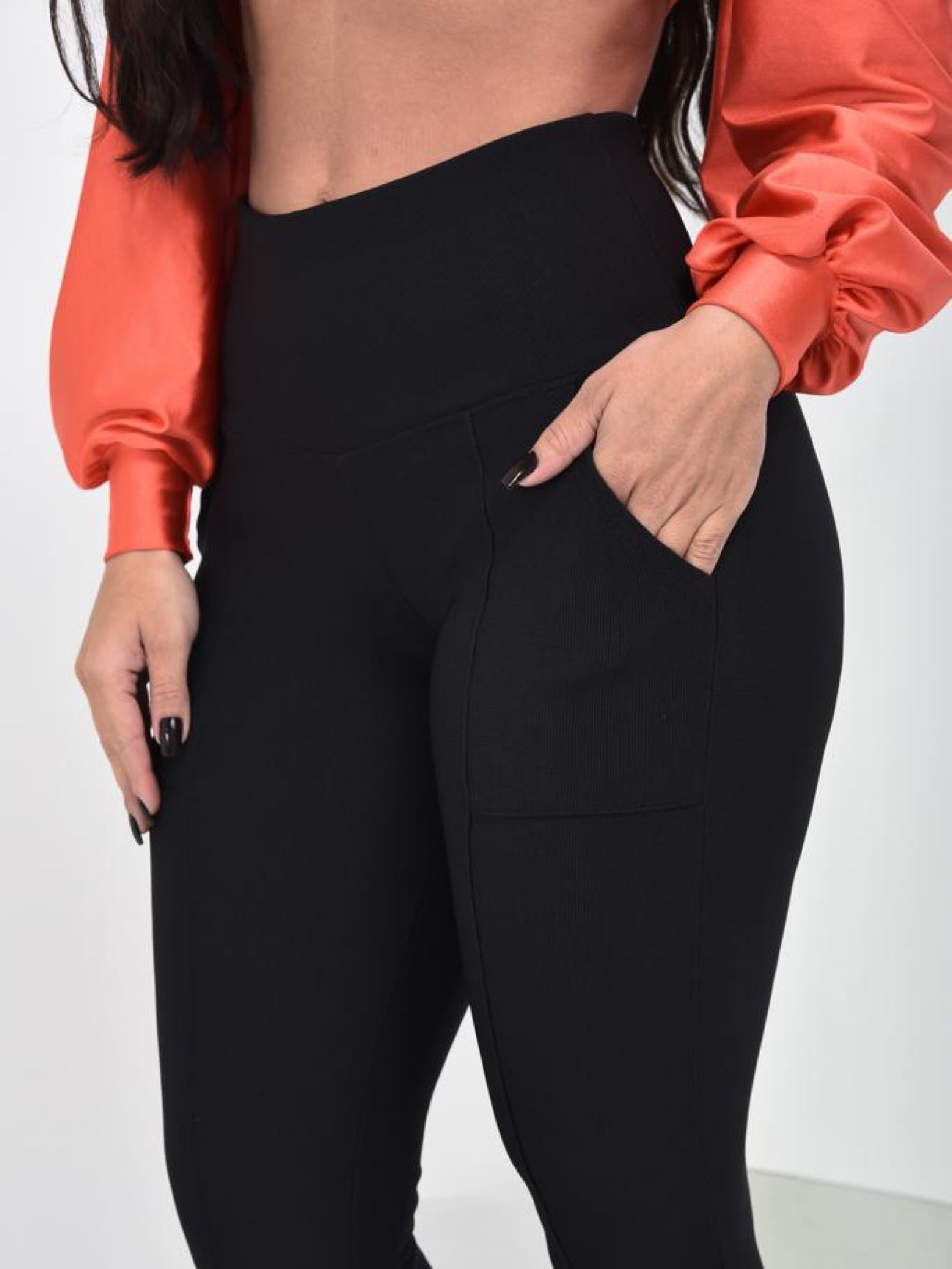 Legging Plus Size Forrada Legues Montaria Detalhes Cirre