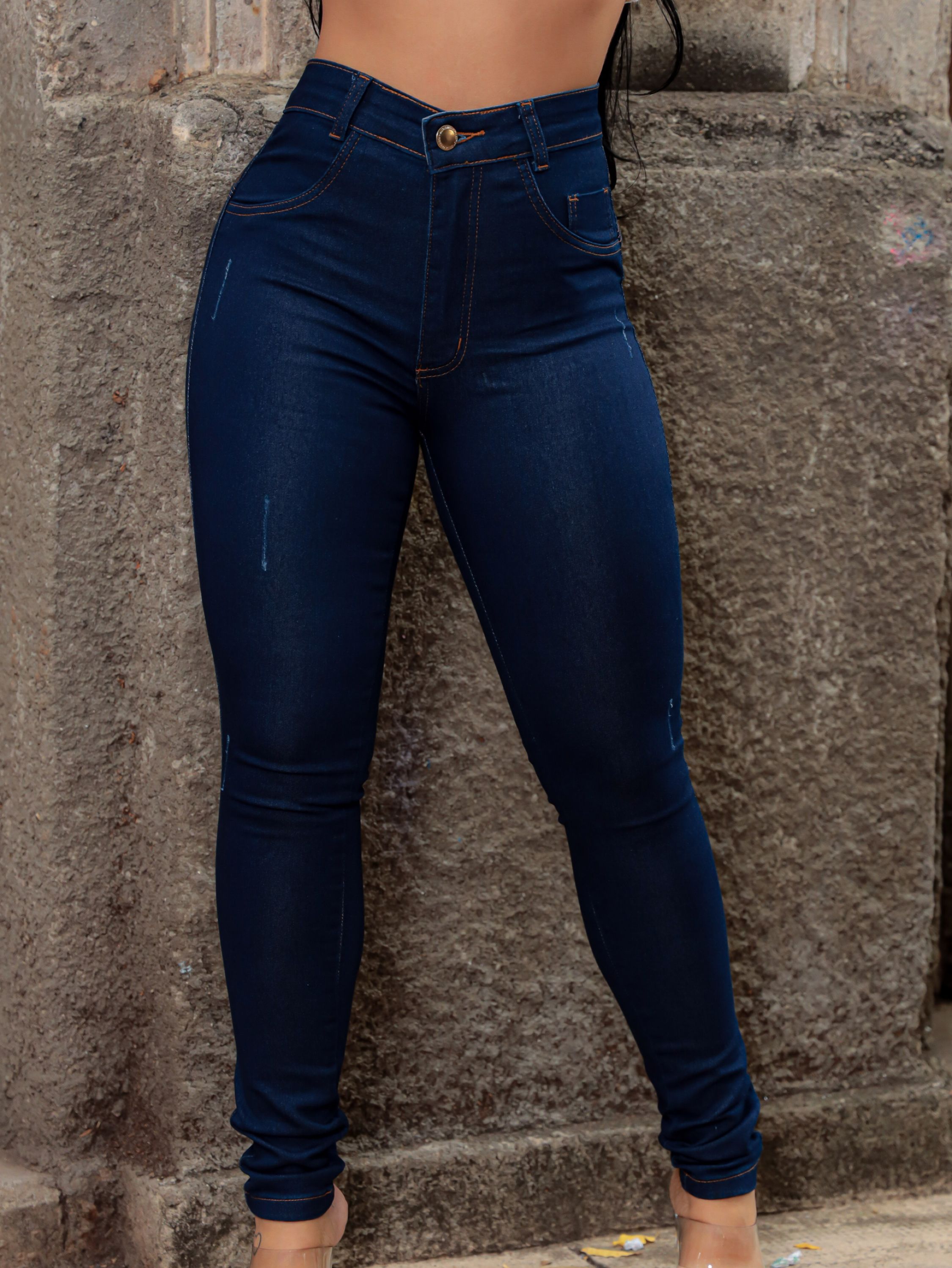 Calça jeans feminina skinny azul escura com puído - HR Rihanna Fashion