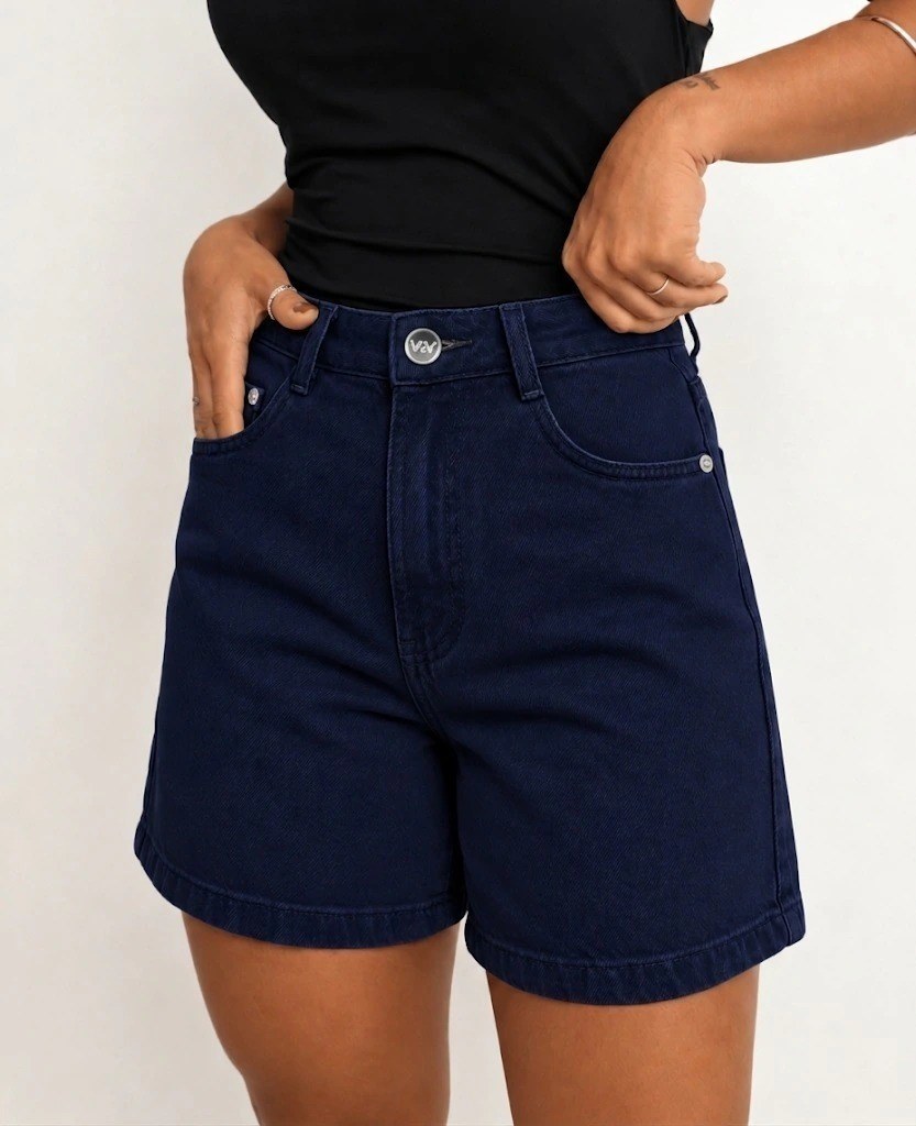 Short Jeans Feminino Mom Azul Marinho Margaridinhas Bordadas no Bolso Traseiro