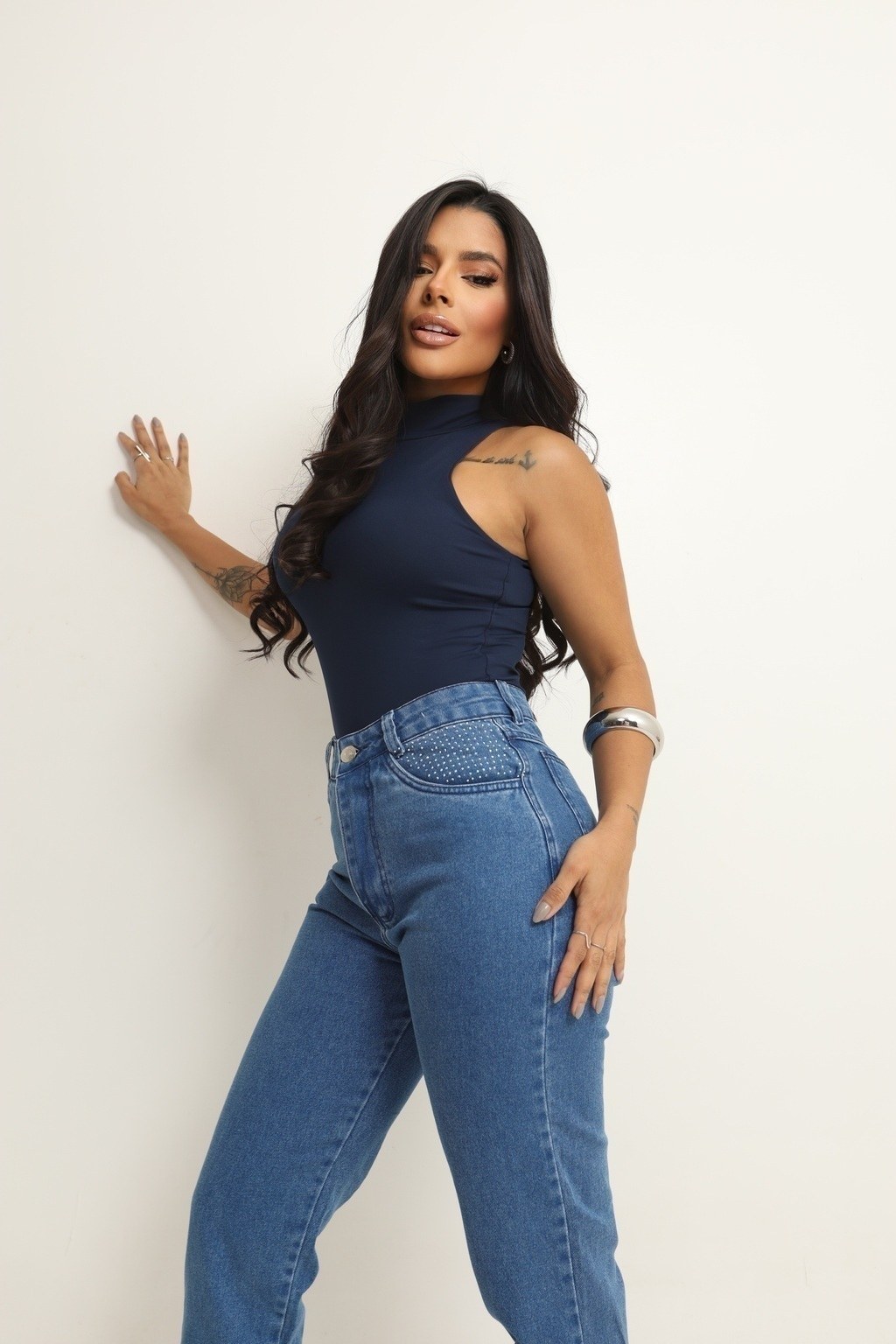 Calça Jeans Feminina Mom Brilho Fundo do Bolso