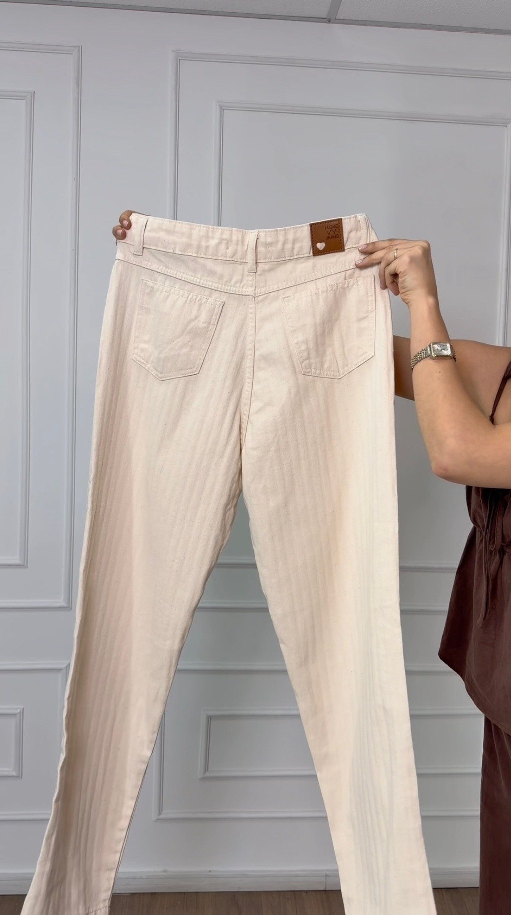 Calça Jeans Feminina Mom Bege Texturizada