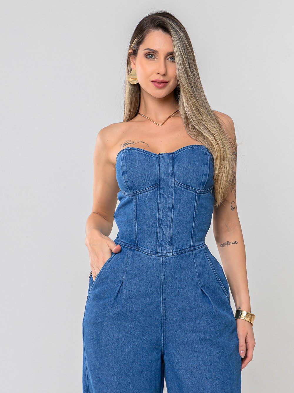 Macacão Jeans Feminino Tomara que Caia Com Lastex Com Bolso