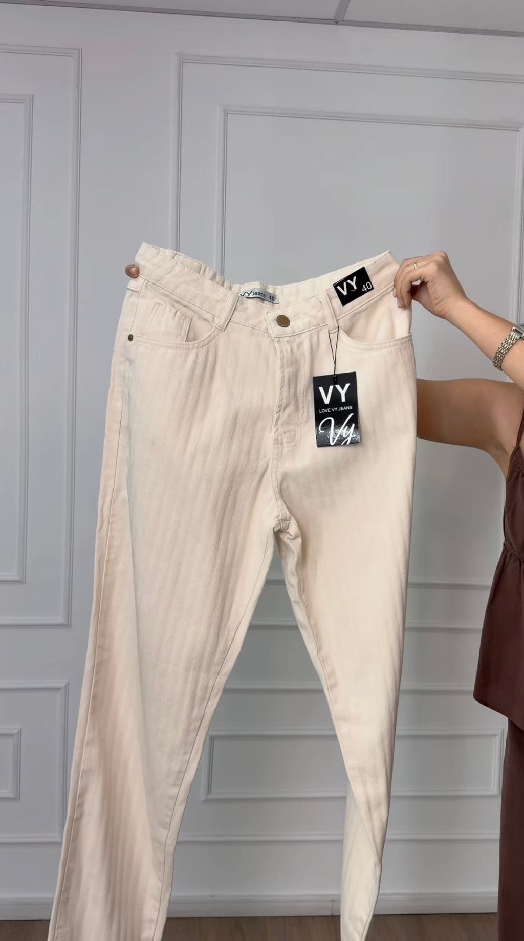 Calça Jeans Feminina Mom Bege Texturizada