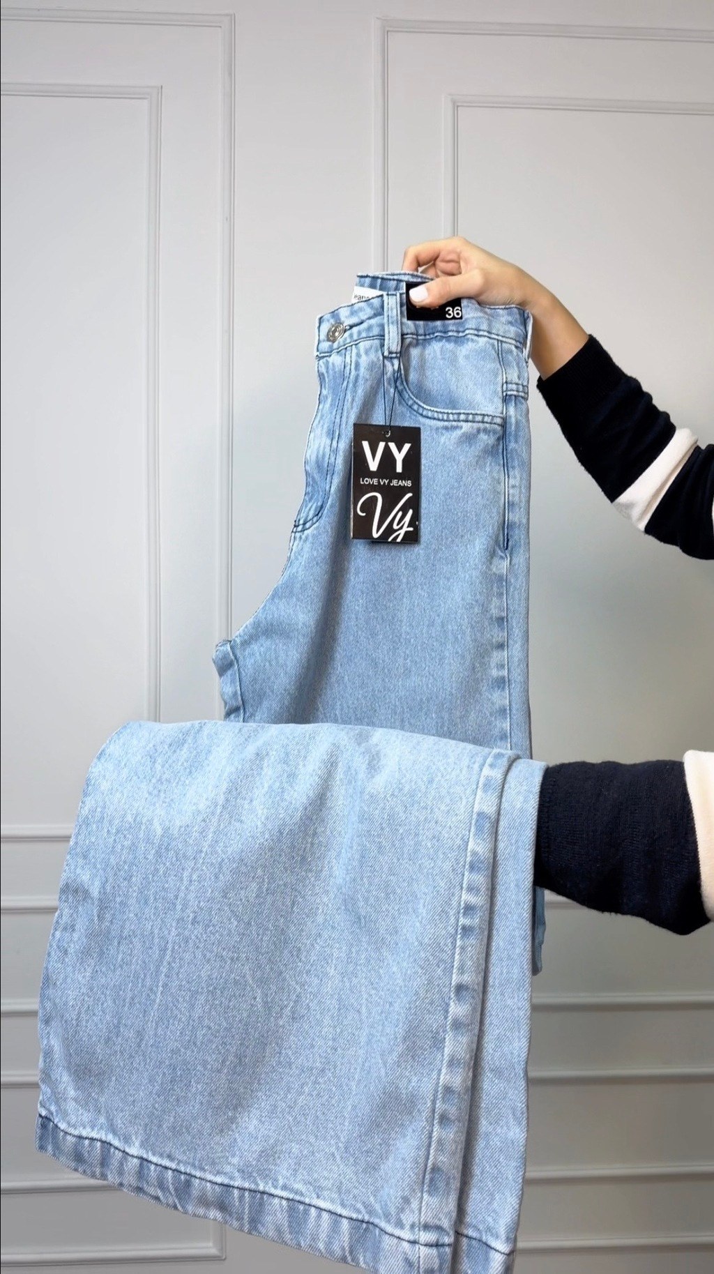 Calça Jeans Feminina Wide Leg Marmorizada Linha Azul Barra Virada