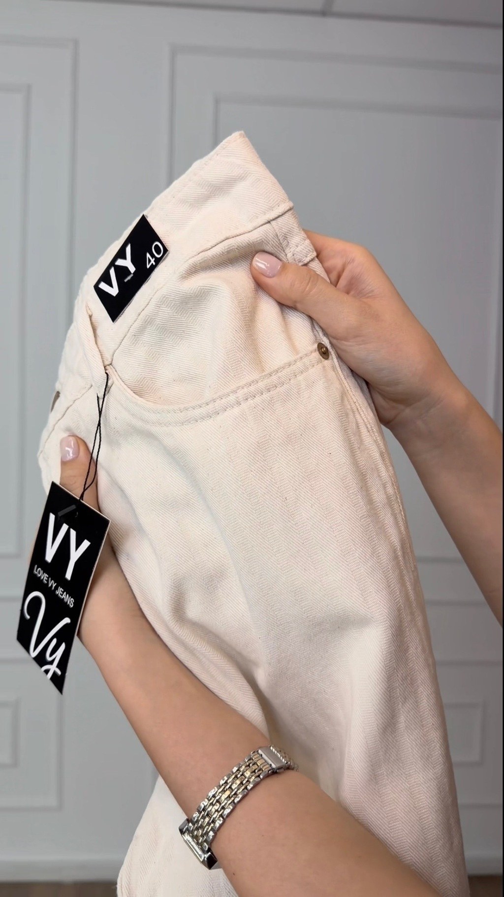 Calça Jeans Feminina Mom Bege Texturizada