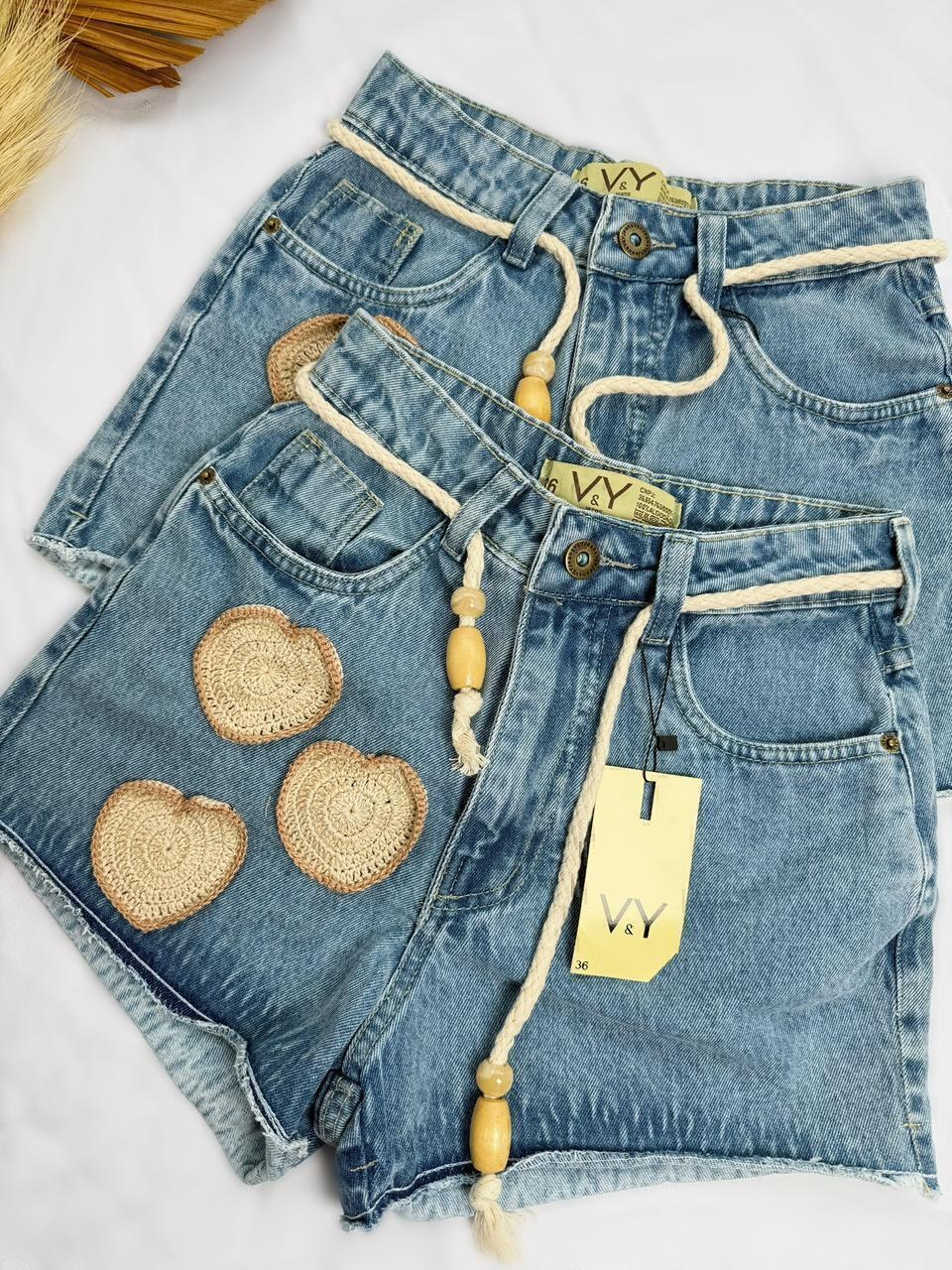 Short Jeans Feminino Coração Croche Cinto Cordinha Coquinho Com Bolso