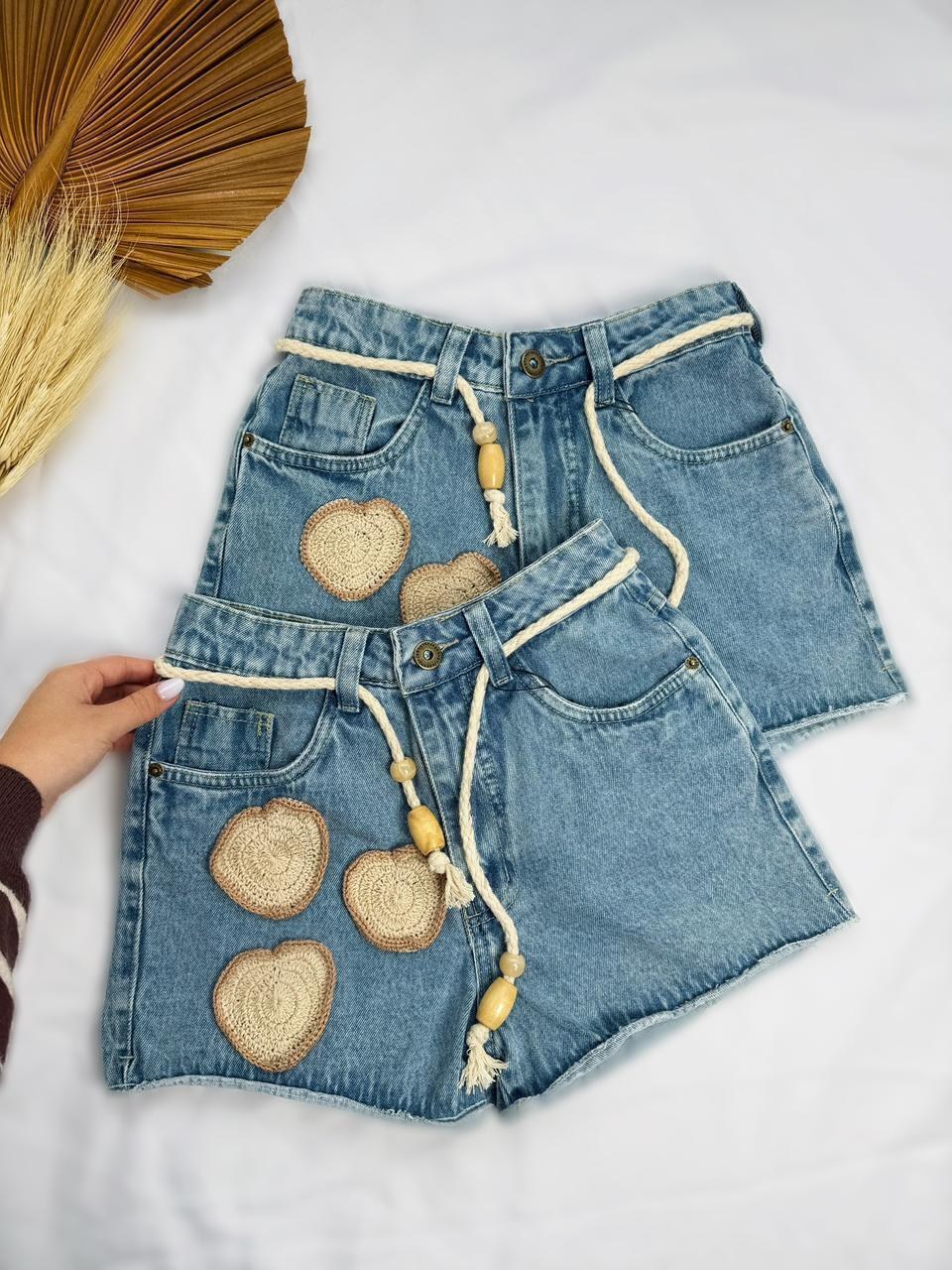 Short Jeans Feminino Coração Croche Cinto Cordinha Coquinho Com Bolso