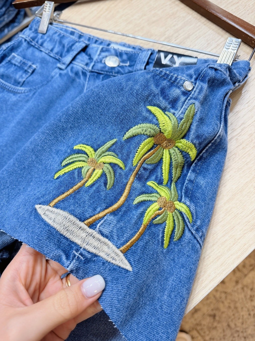 Short Jeans Feminino Coqueiro Verde Lateral