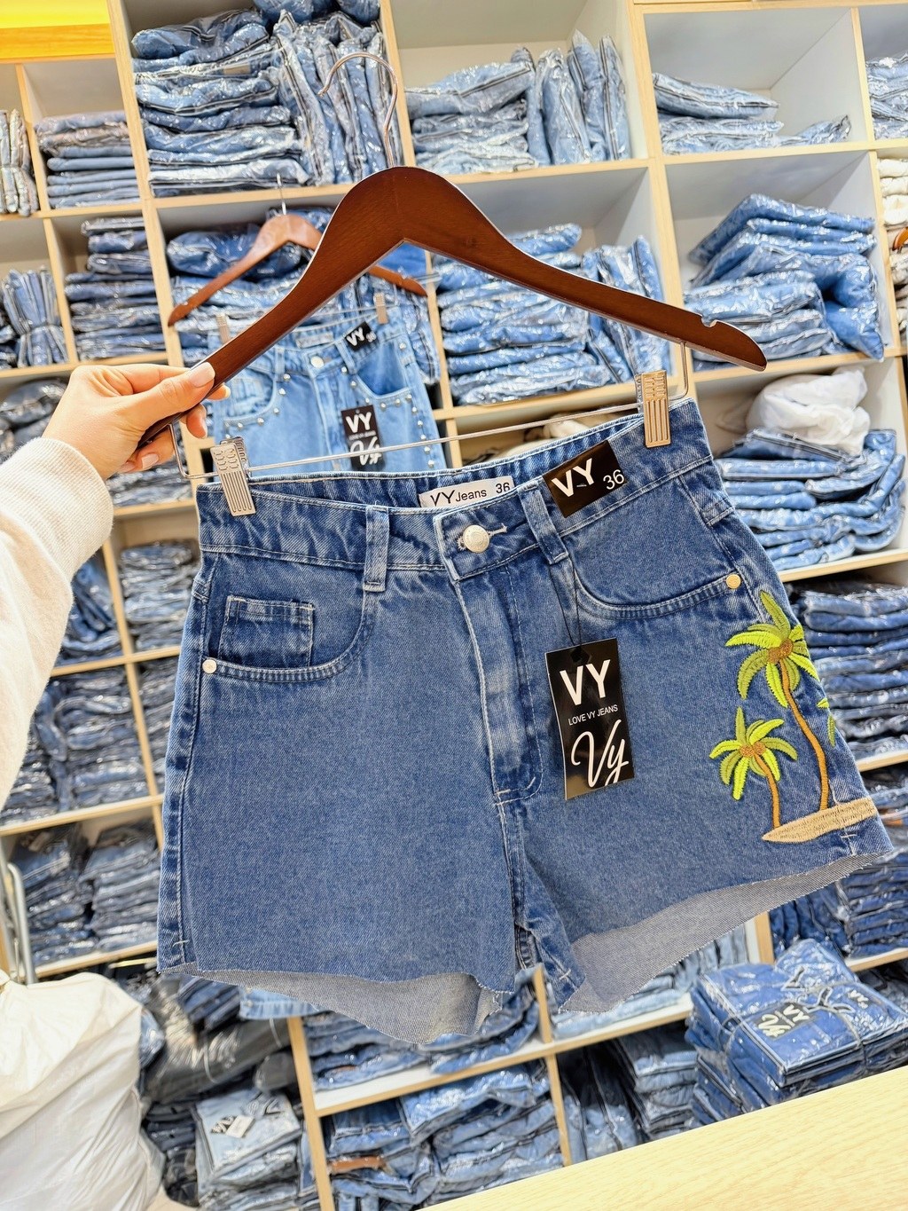Short Jeans Feminino Coqueiro Verde Lateral