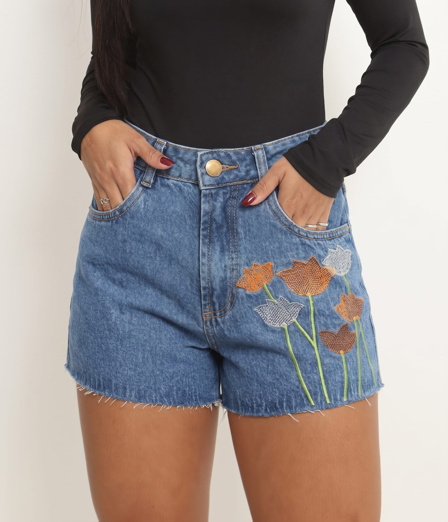 Short Jeans Feminino Jardim Esquerdo 6 Flores Bordadas
