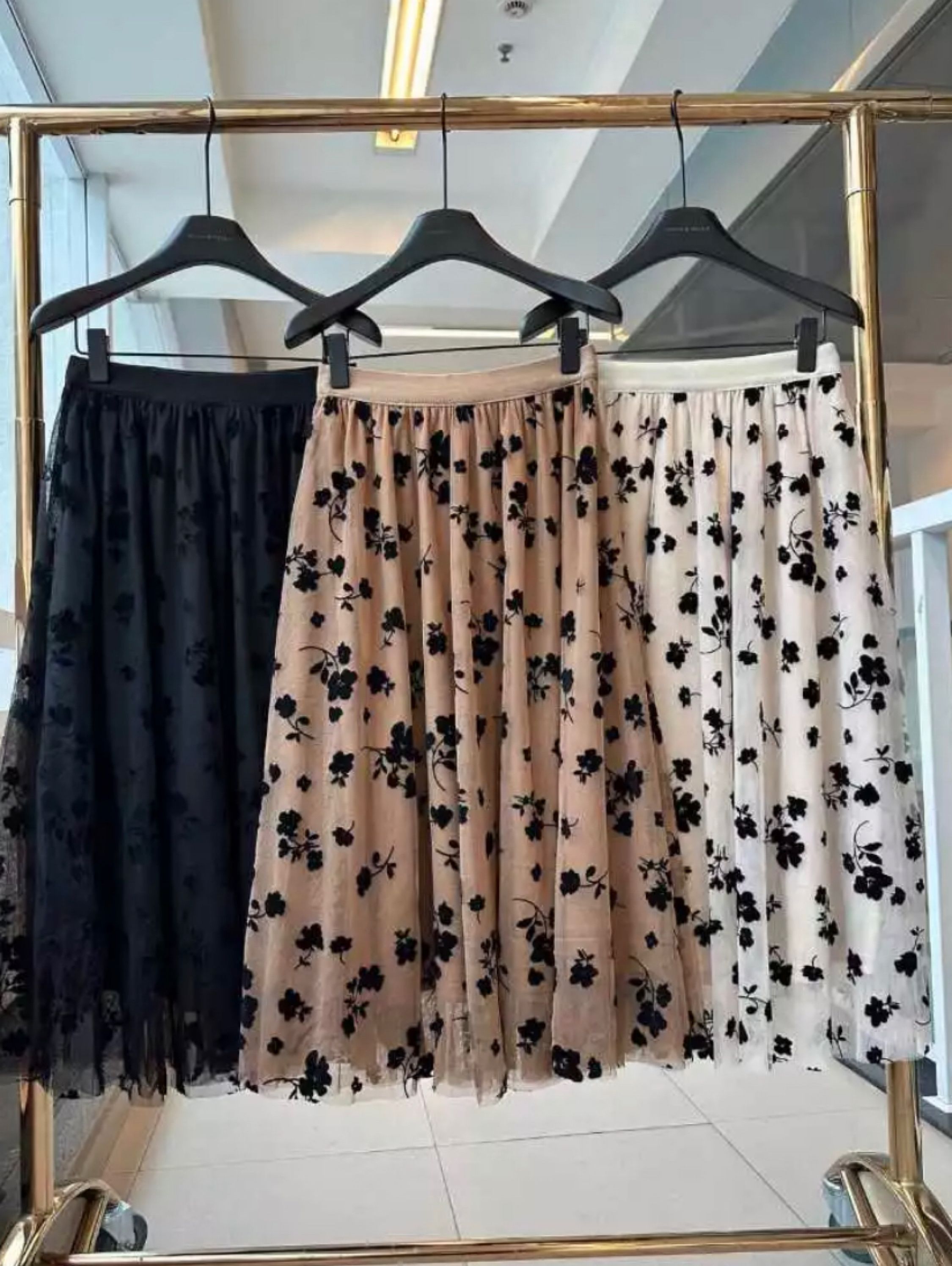 Saia Tule Poá 2 camada Midi Godê Moda Evangélica Forrada Flor