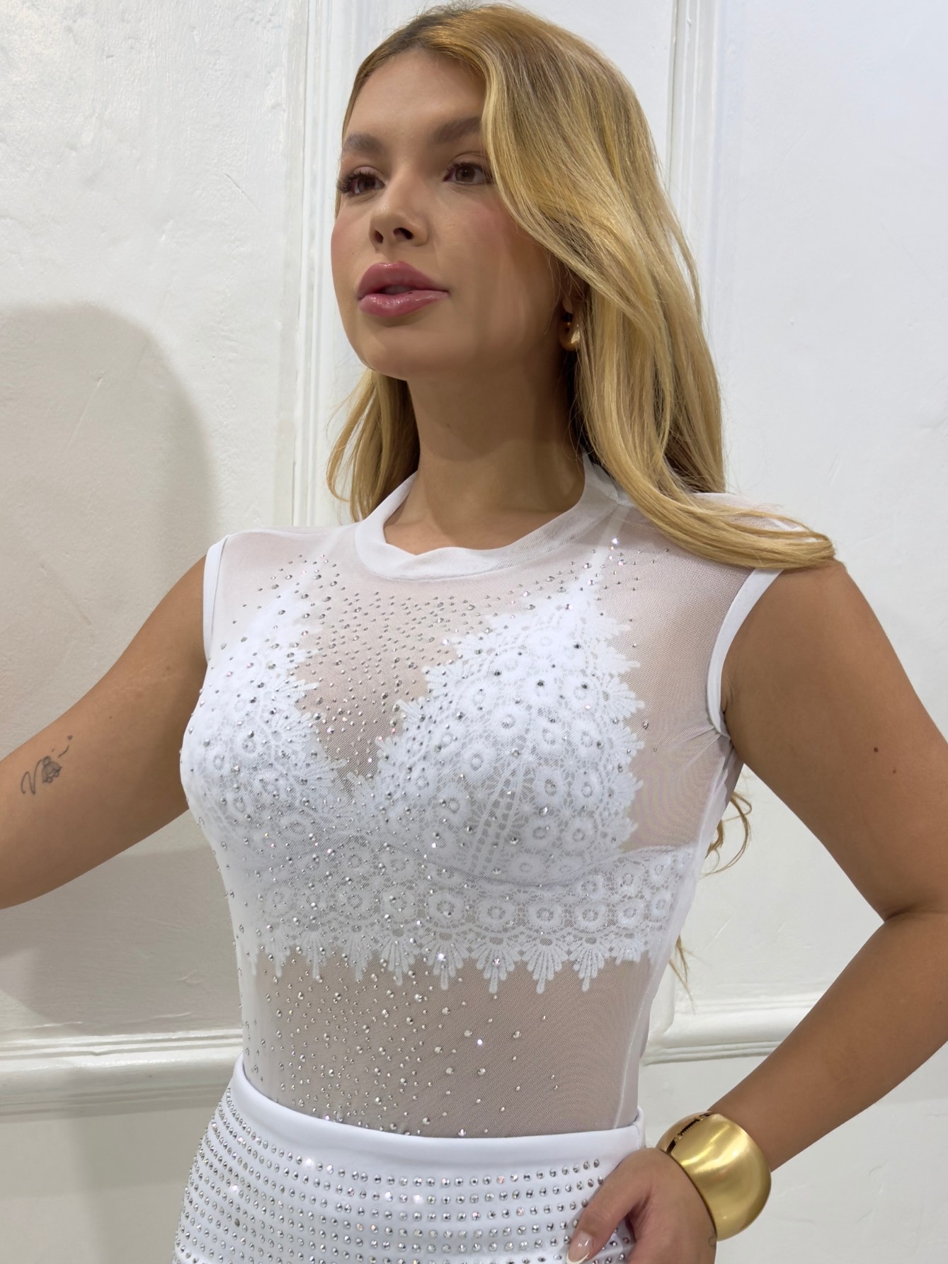 Body Regata Tule Transparente Pedrarias de Brilho Explosão