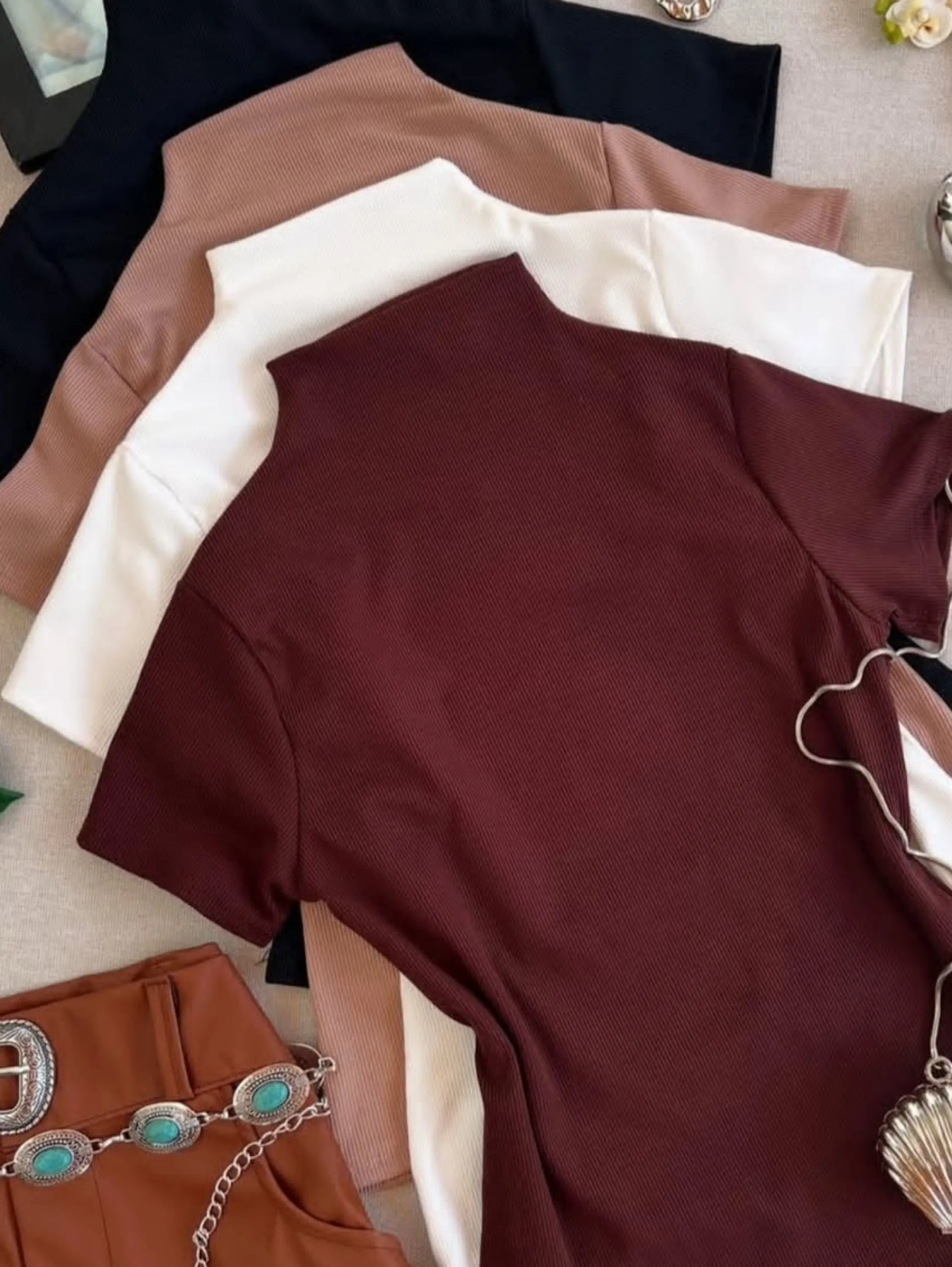 Blusa de gola peluciada
