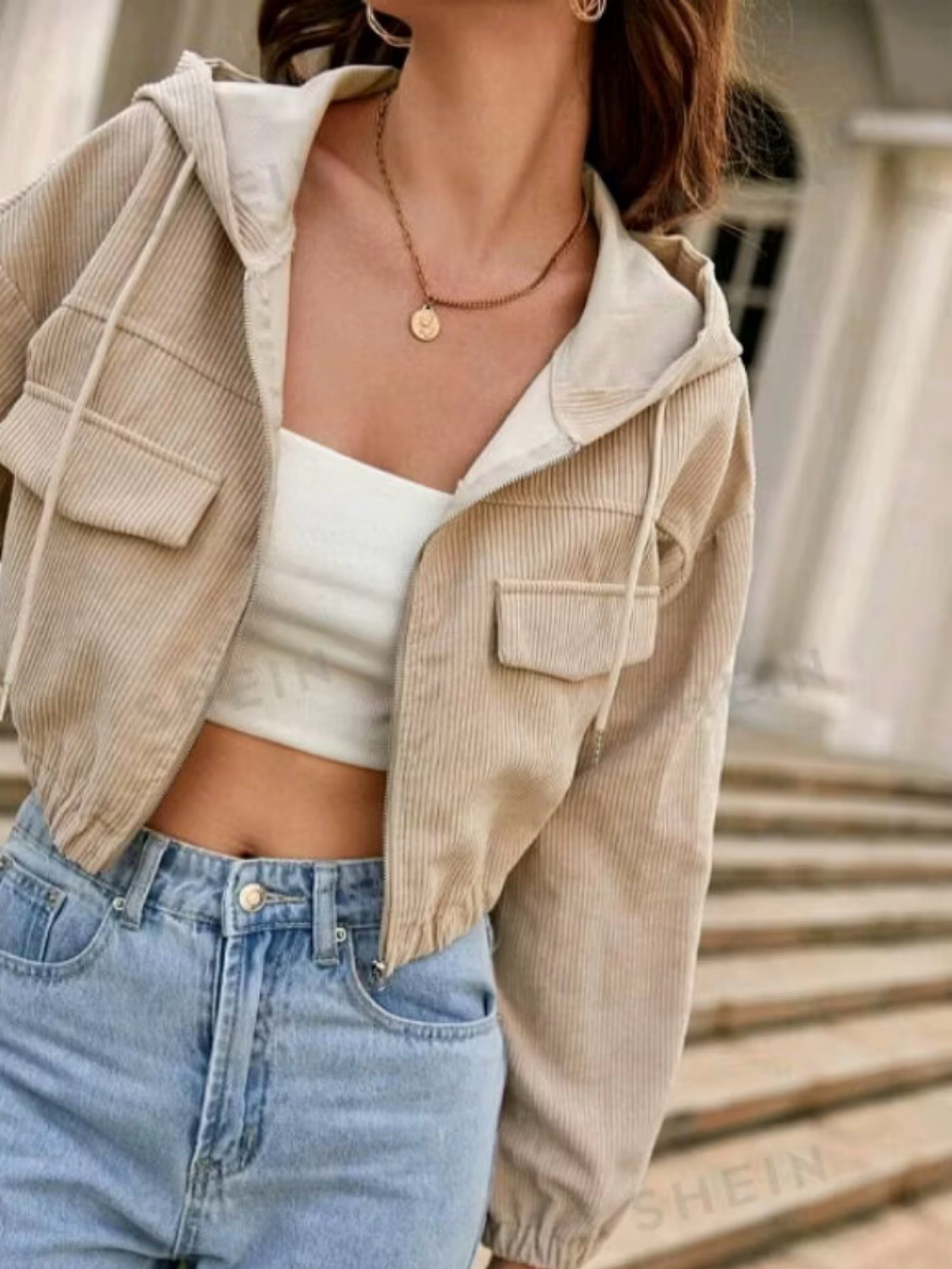 Blusa de capuz e zíper cotelê