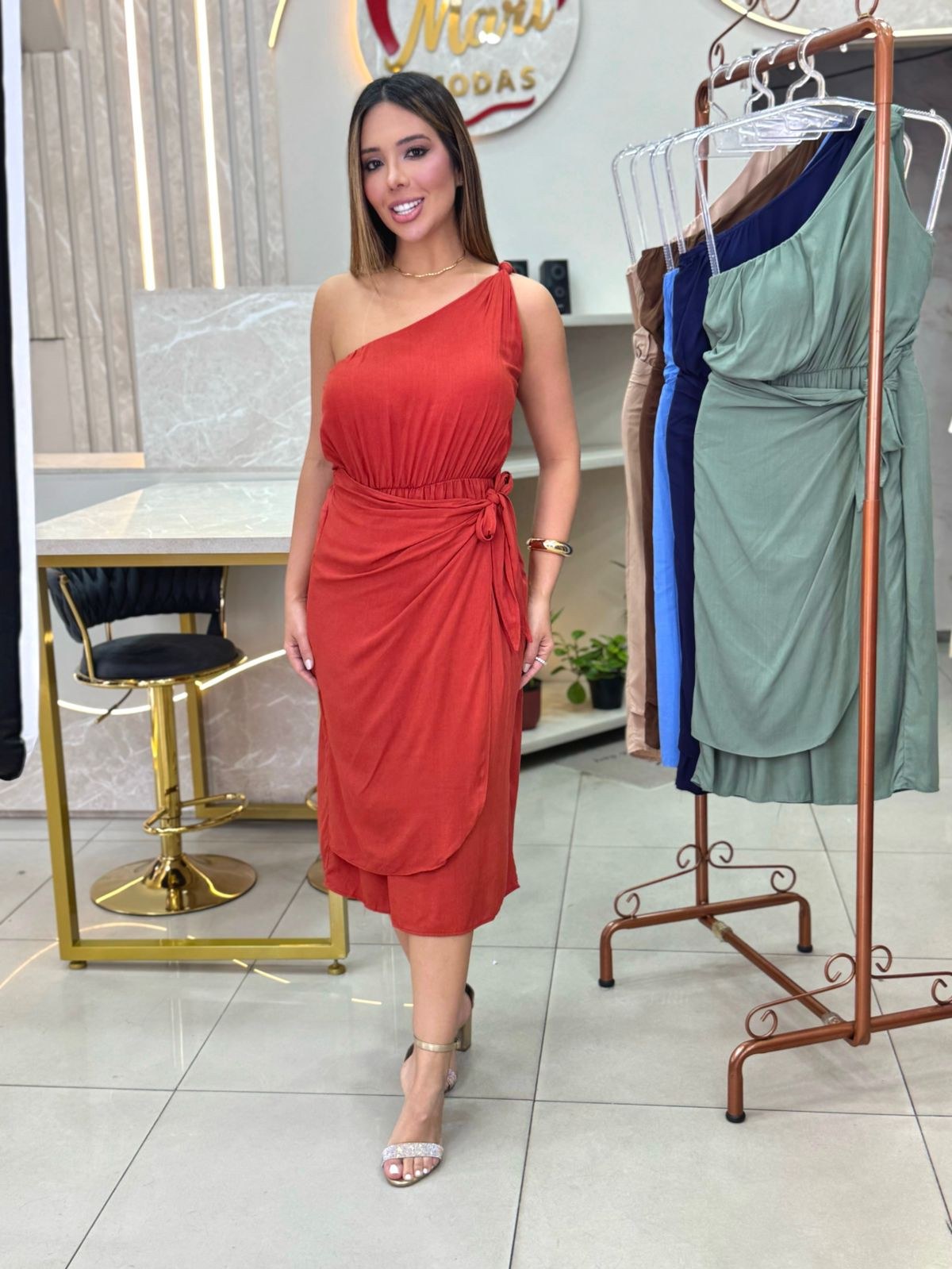 Vestido Midi Ombro Único Liso Transpassado Cod: 265