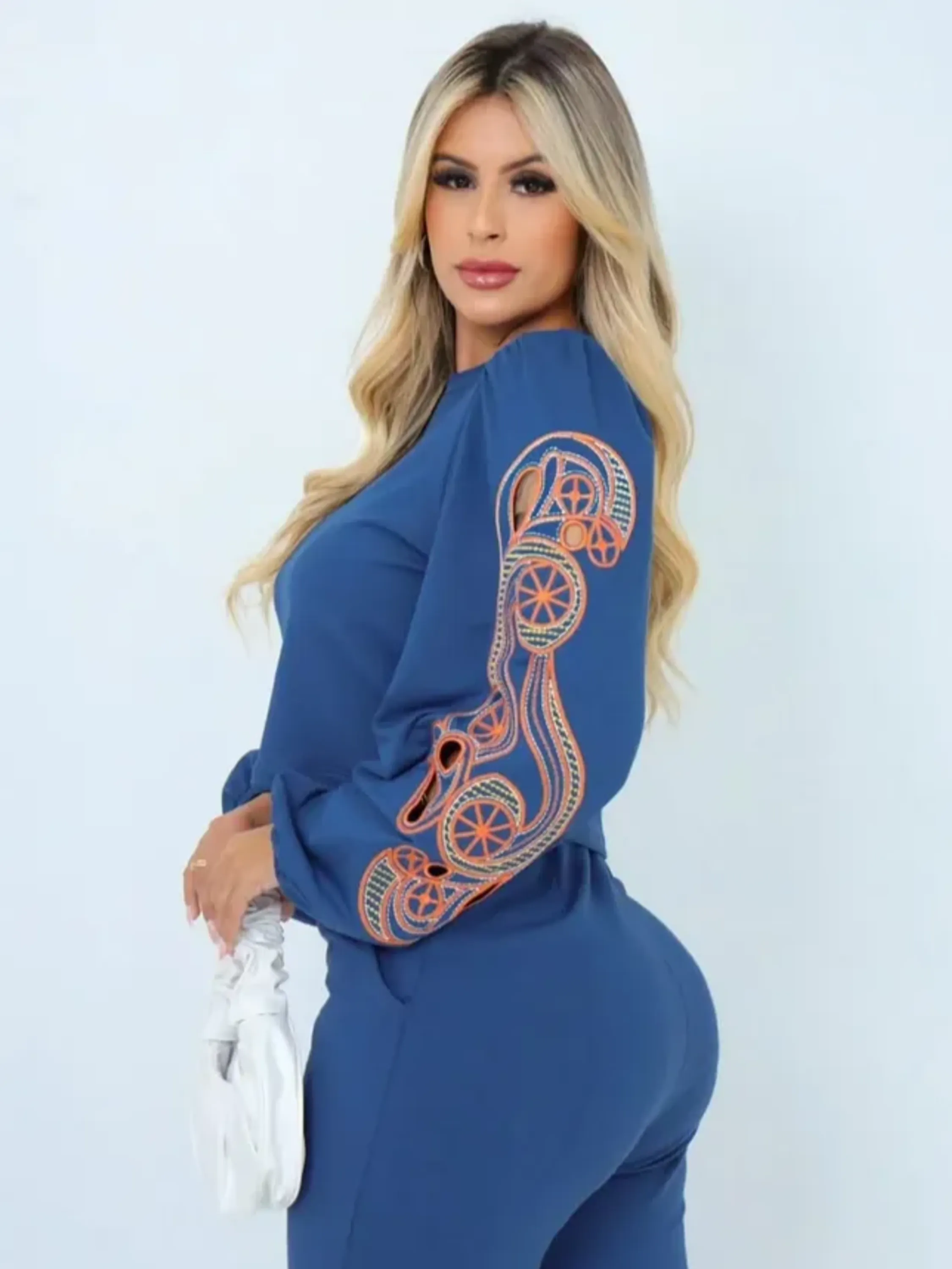 Conjunto Feminino com Bordado na Manga ⭐
