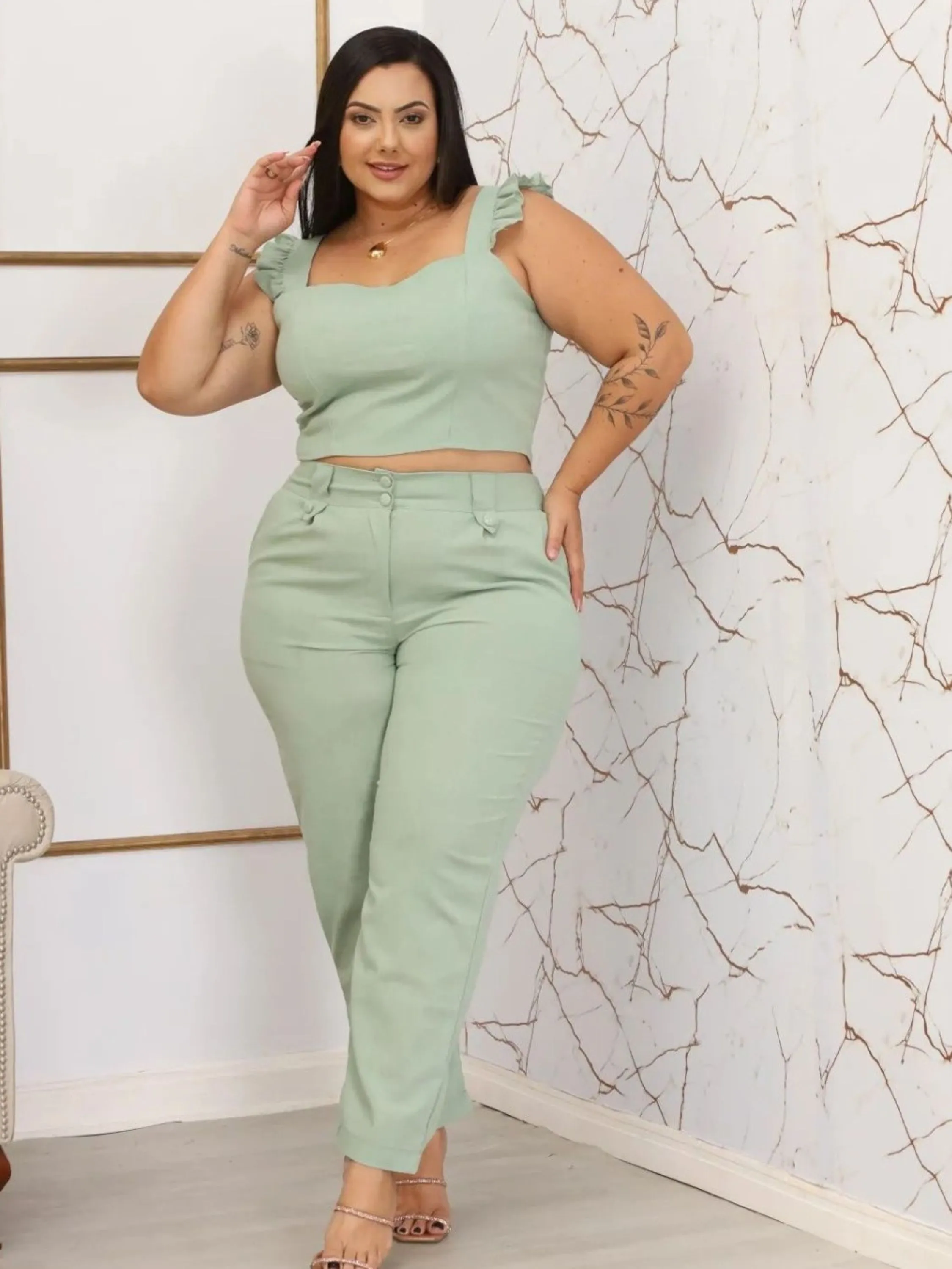 Conjunto Linho Plus Size Cropped Alça Babado & Calça Cintura Alta