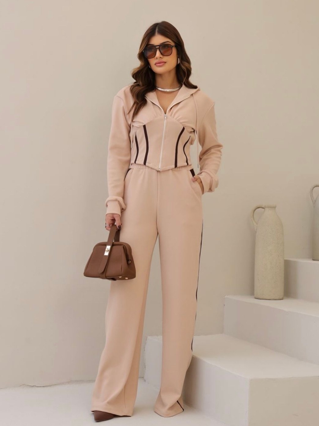 Conjunto Feminino com Capuz e Casaco estilo Corset