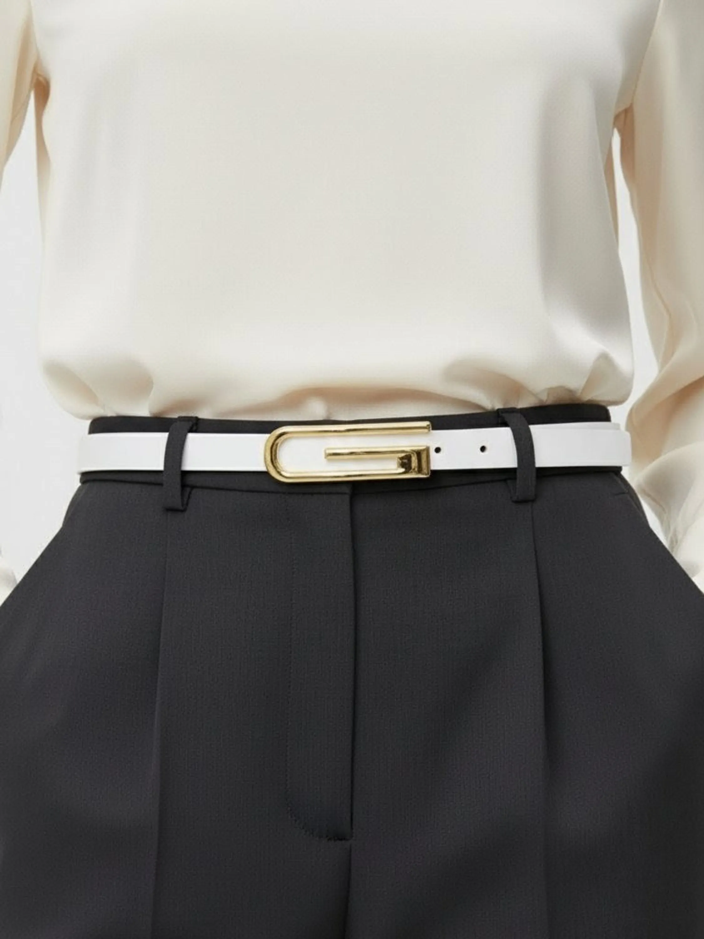 Cinto Feminino com Fivela Dourada ⭐