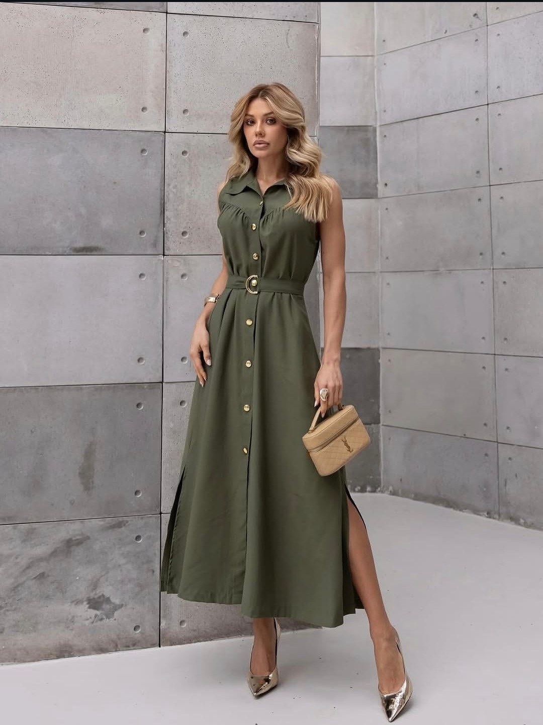 Vestido Feminino Abotoado Com Gola