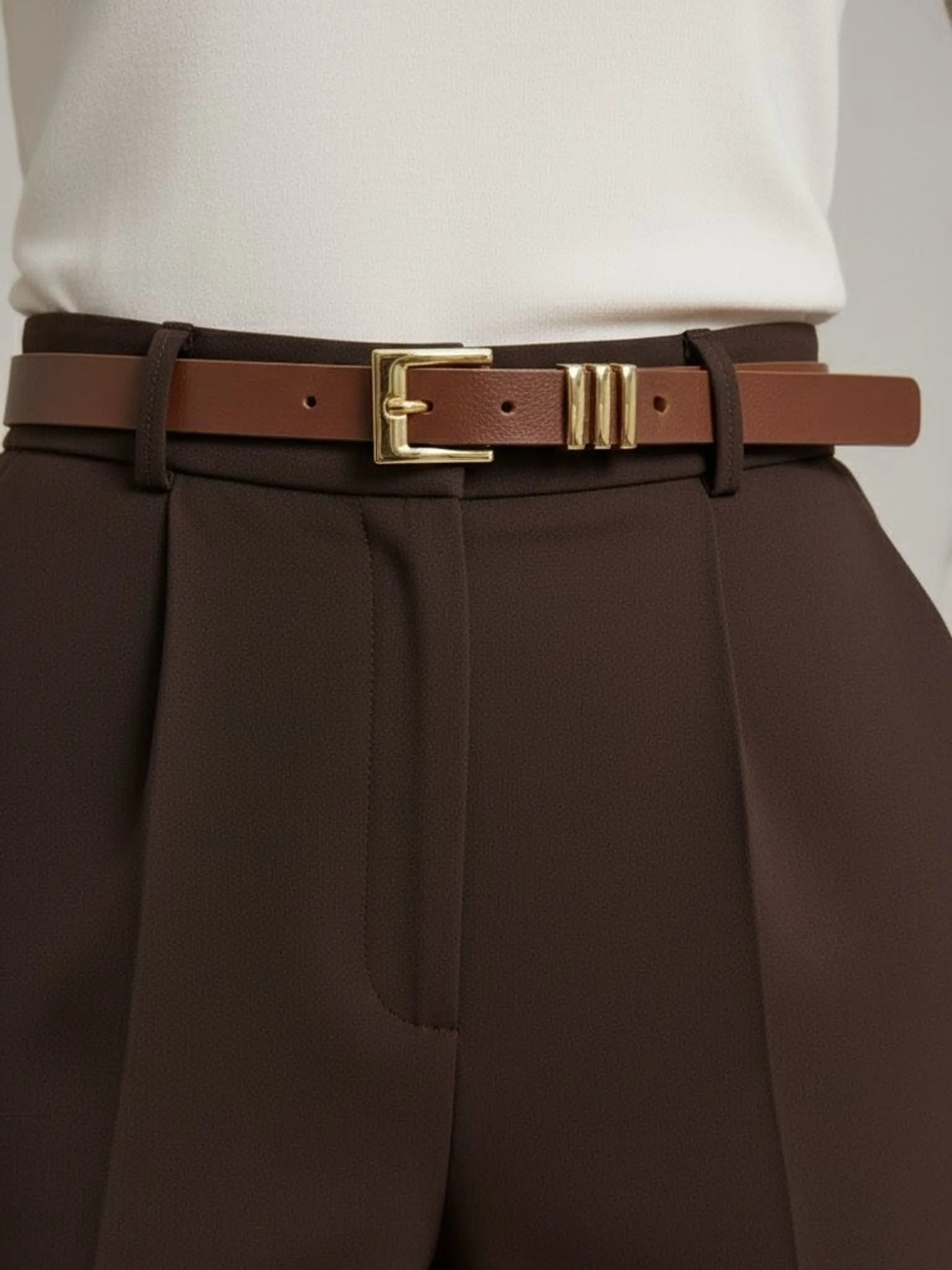 Cinto Feminino com Fivela Dourada Quadrado ⭐