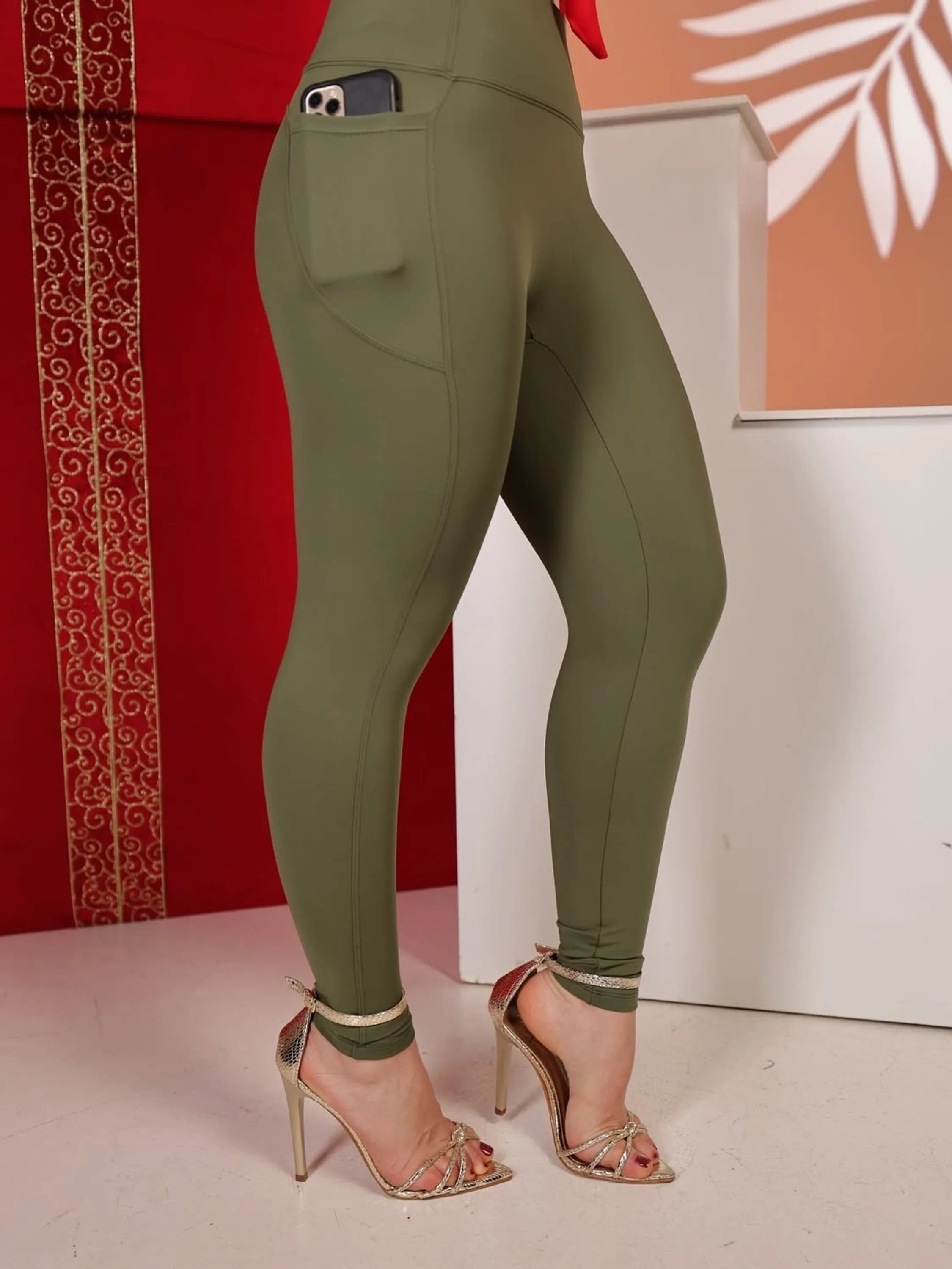 Calça Feminina Legging com Bolso para Celular ⭐