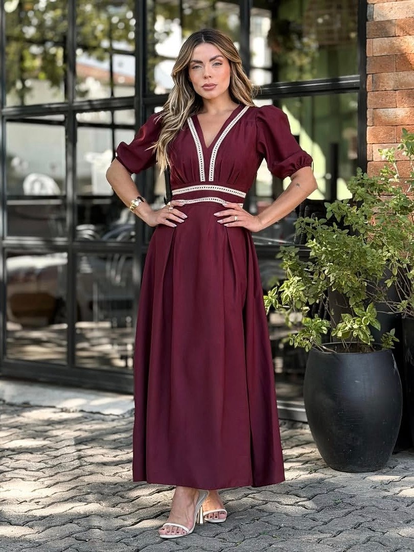 Vestido Feminino Moda Evangélica Gola em V Detalhada