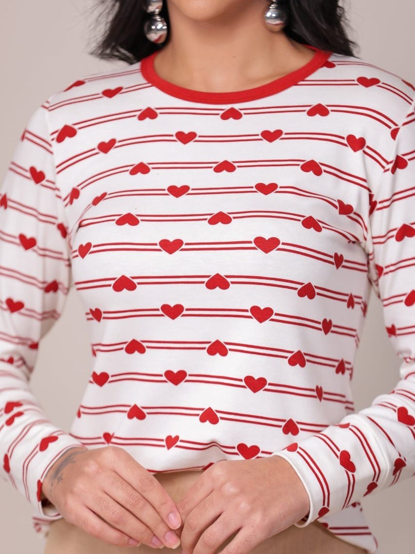 Camiseta Feminina Manga Longa Estampa Coração