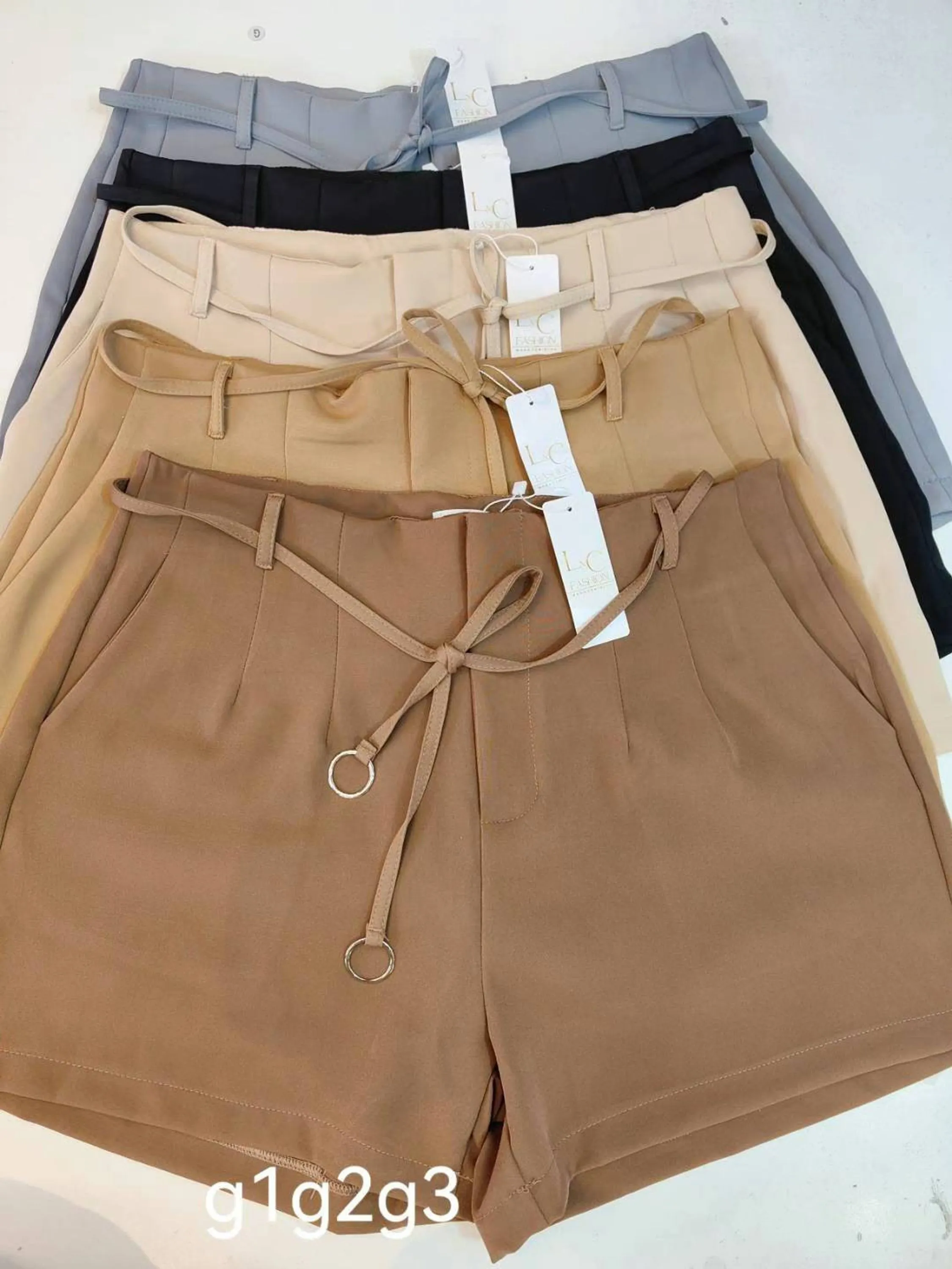 Shorts Zara com Cinto Plusize