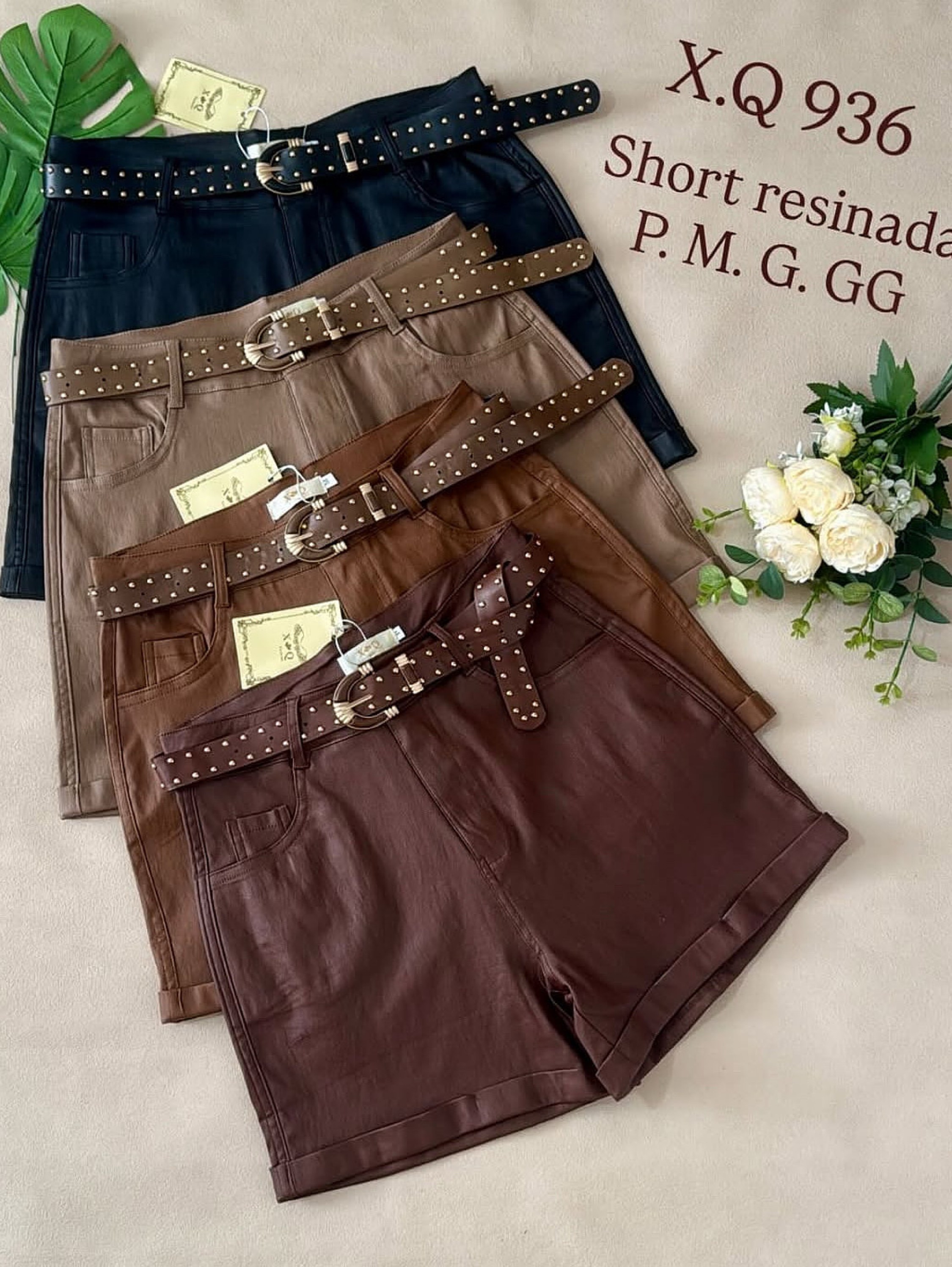 Short resinada com cinto