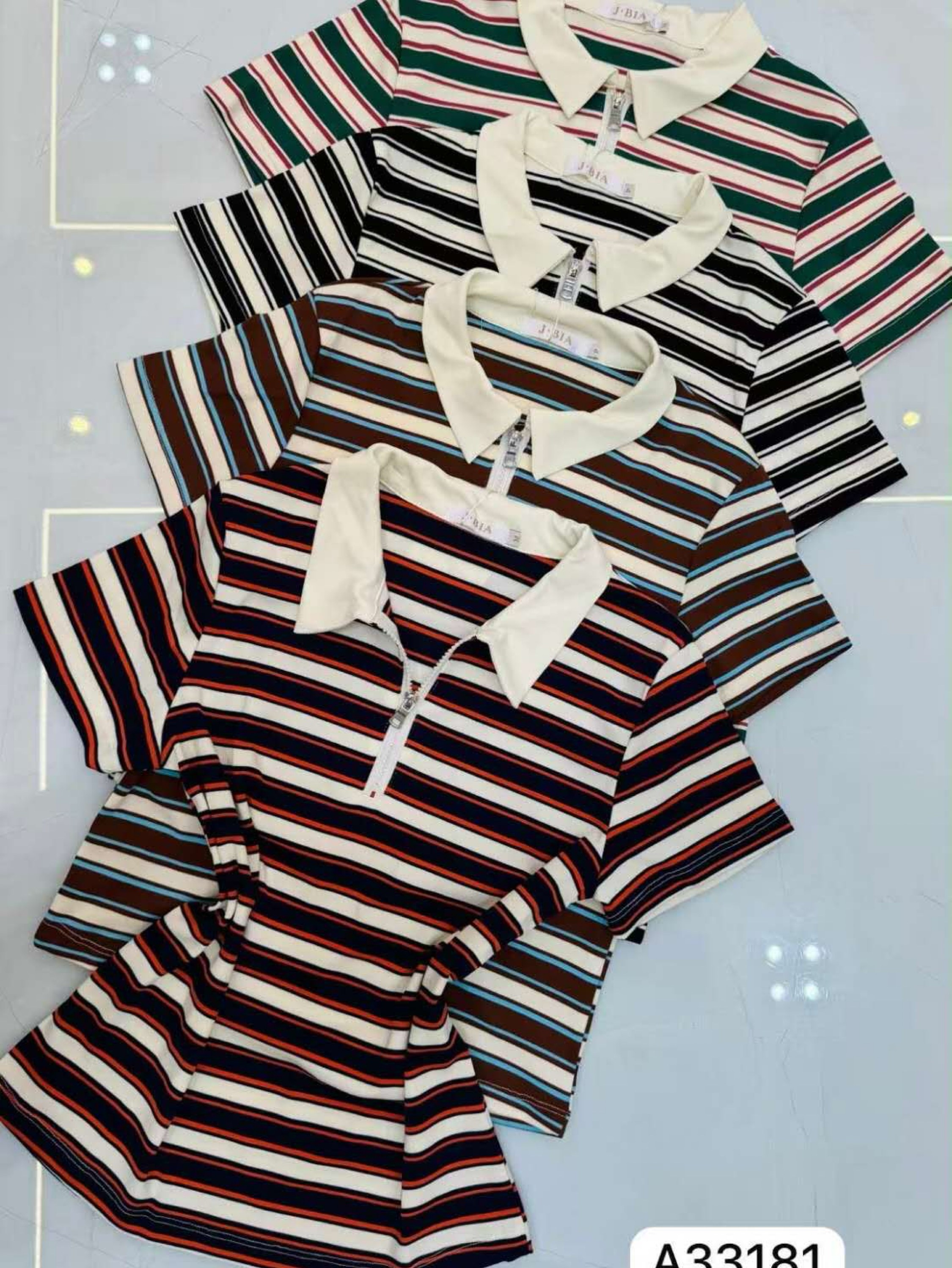 T shirt algodão com gola