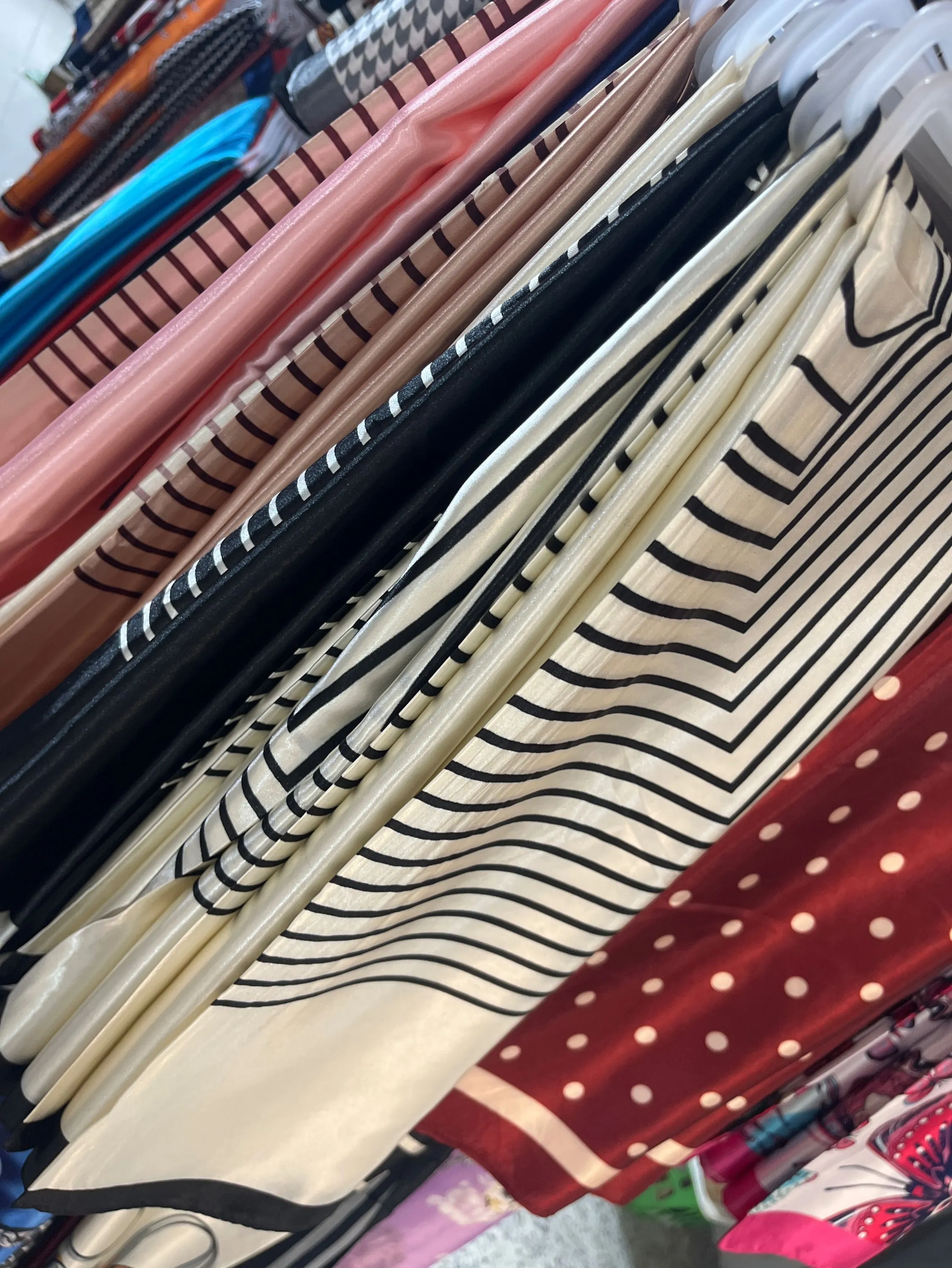 Lenço de seda 90*90