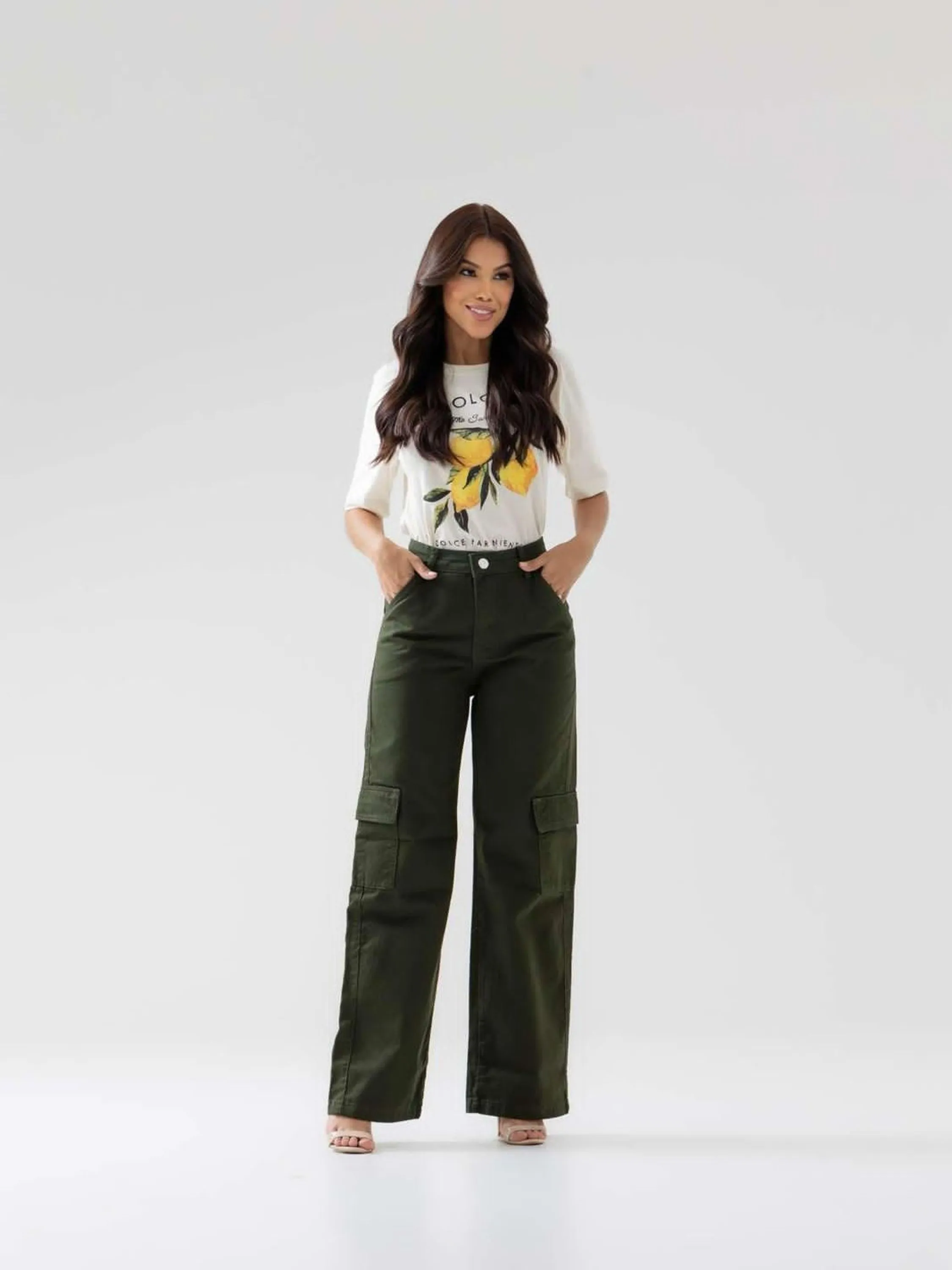 Wide leg cargo jeans