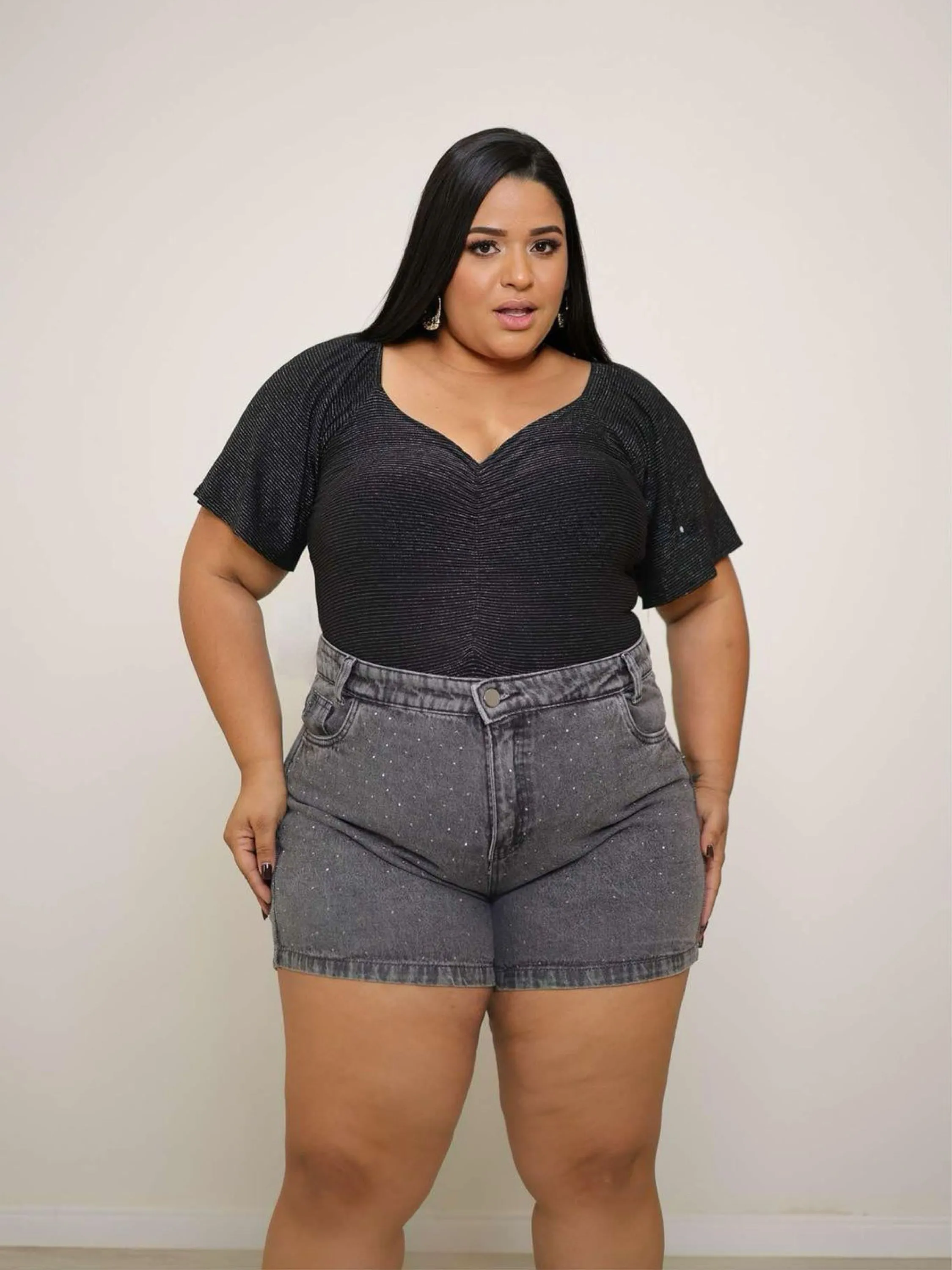 Short jeans plus size com brilho