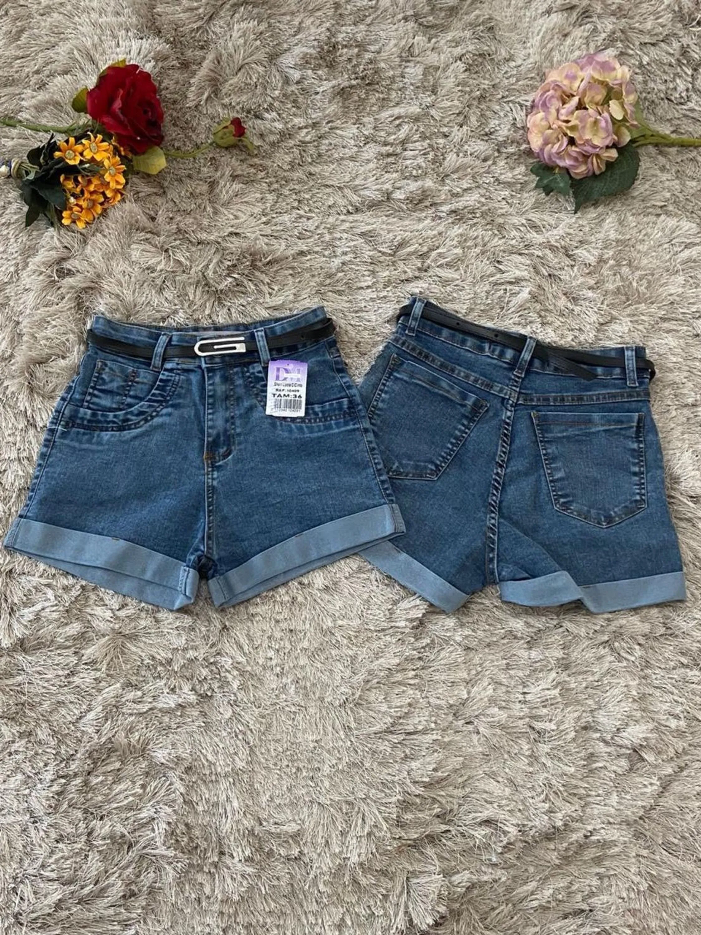 Short jeans com laicra