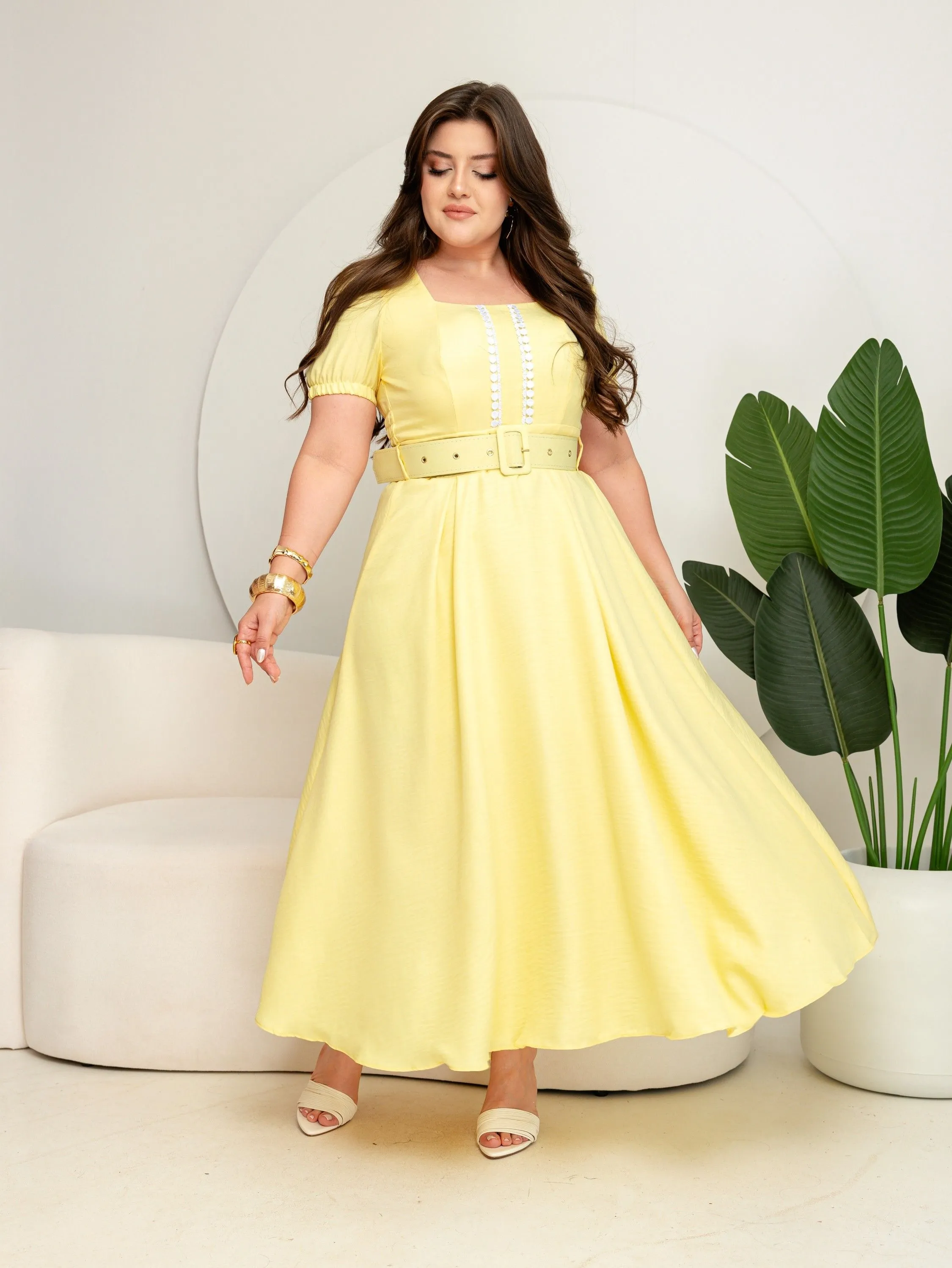 Vestido midi com cinto