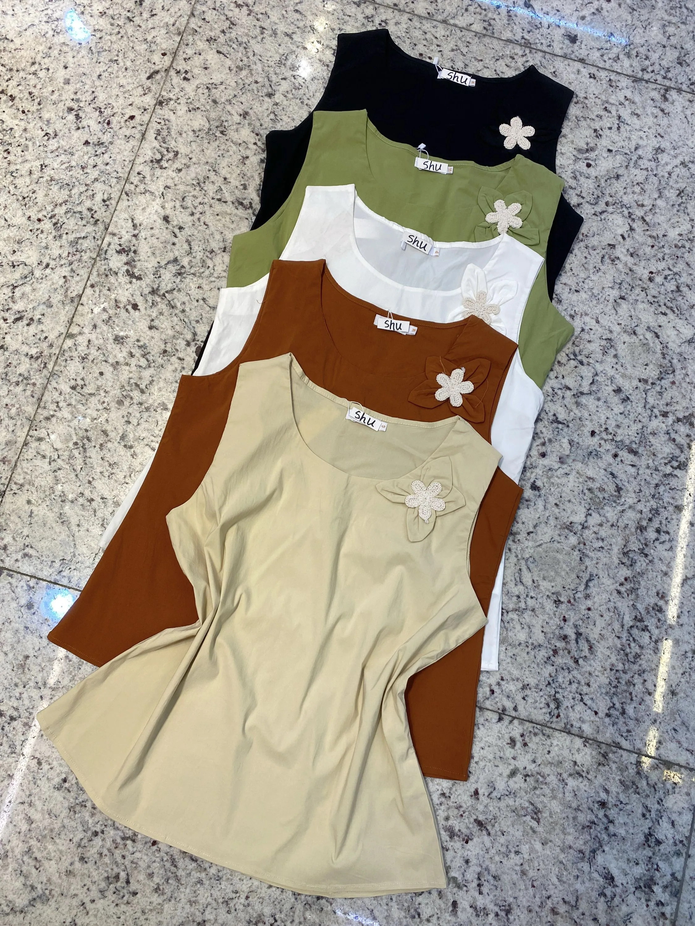 regata lisa com elastana com flor shu loja