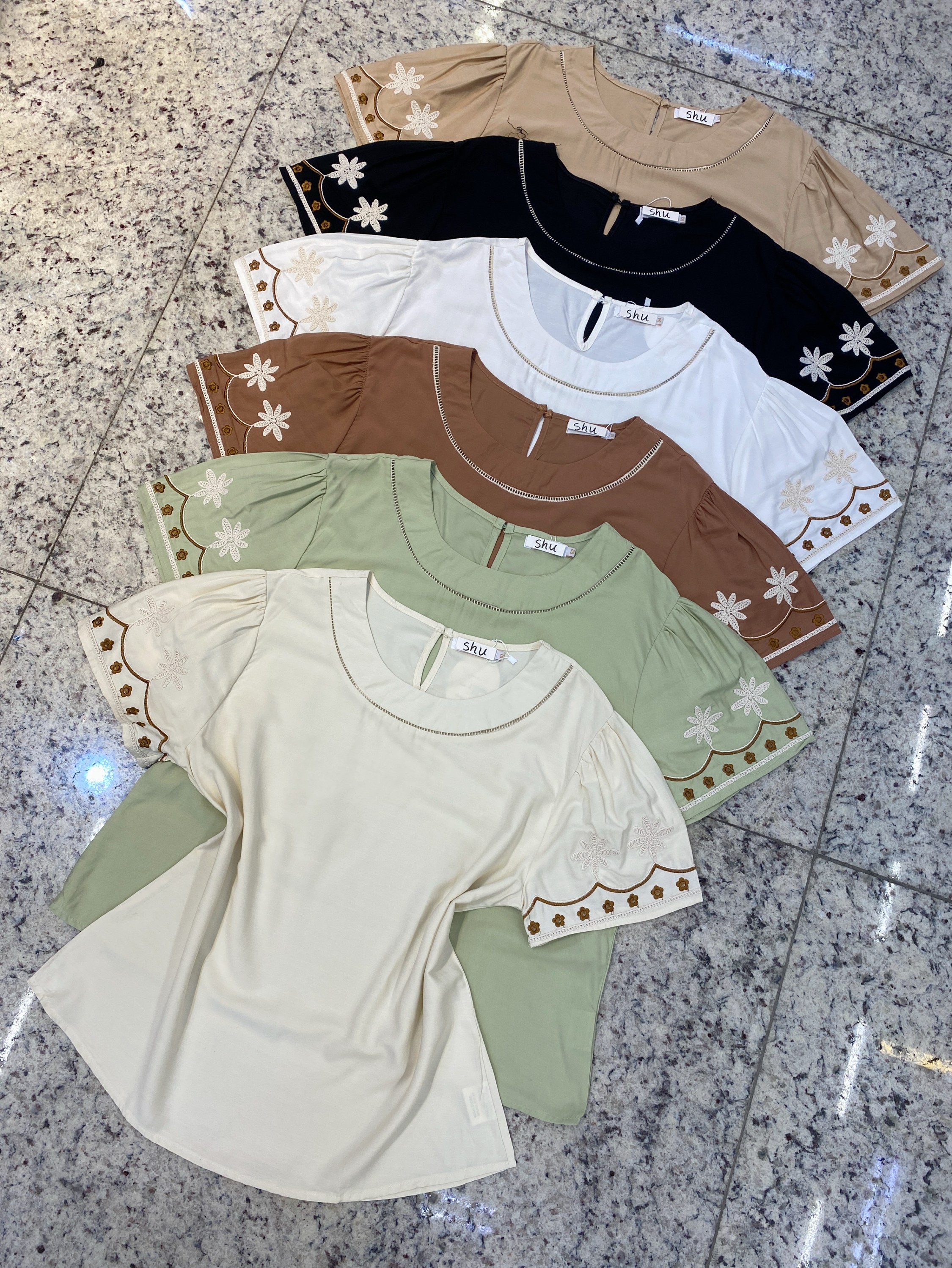 plus size manga com bordada manga curta shu loja