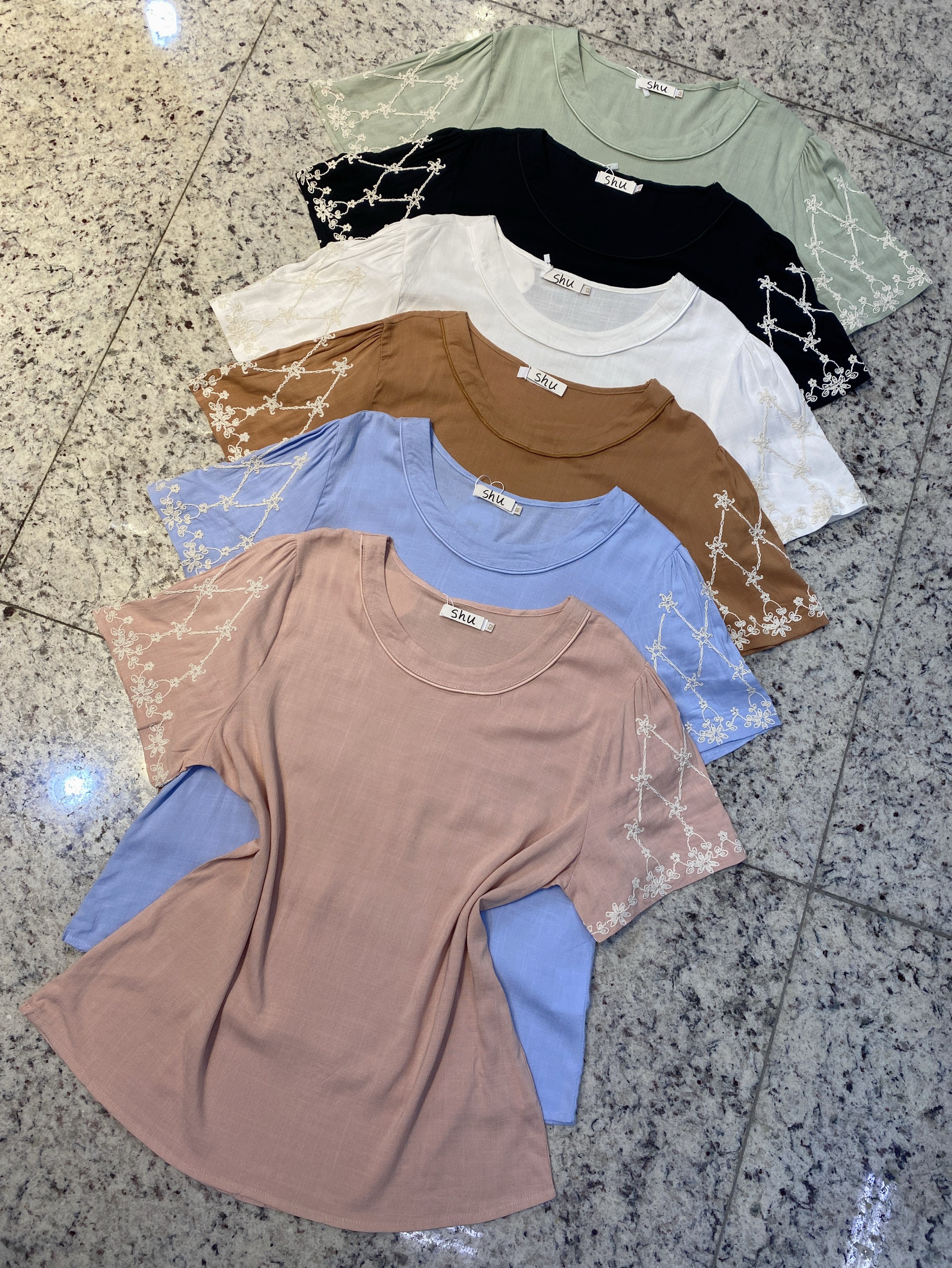 plus size com elastano com bordado manga curta shu loja