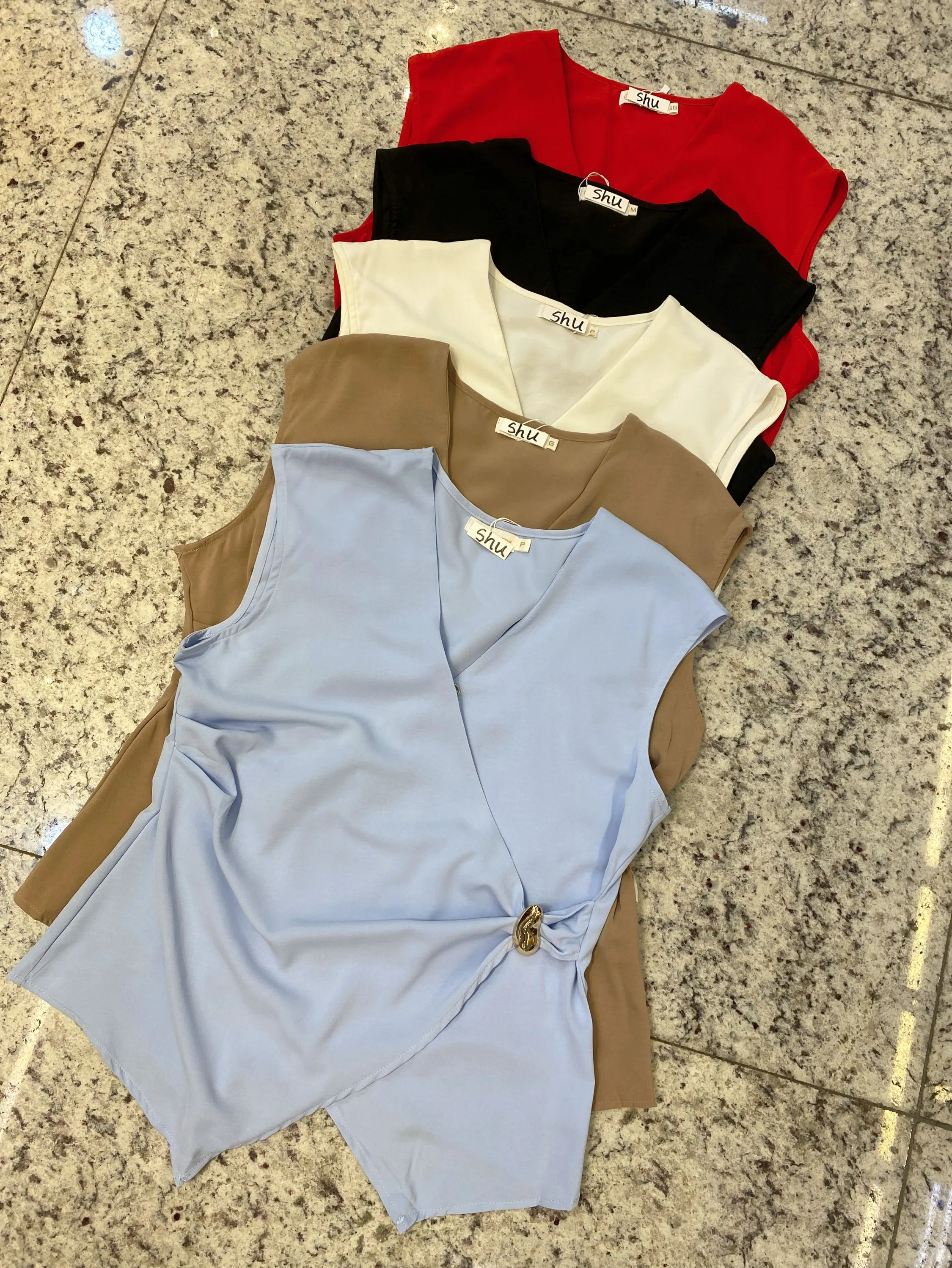 blusa lisa sem manga shu loja