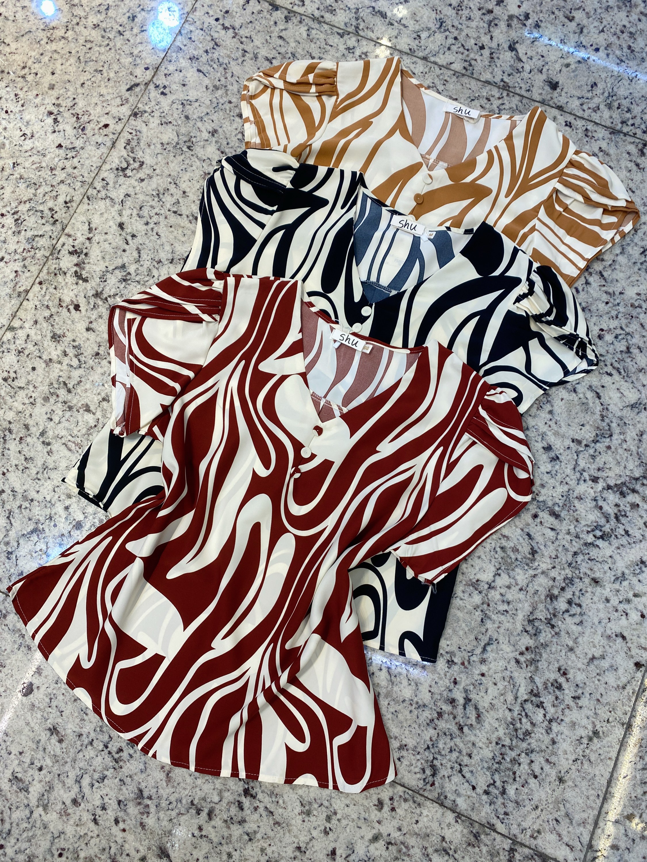 blusa estampada manga curta shu loja