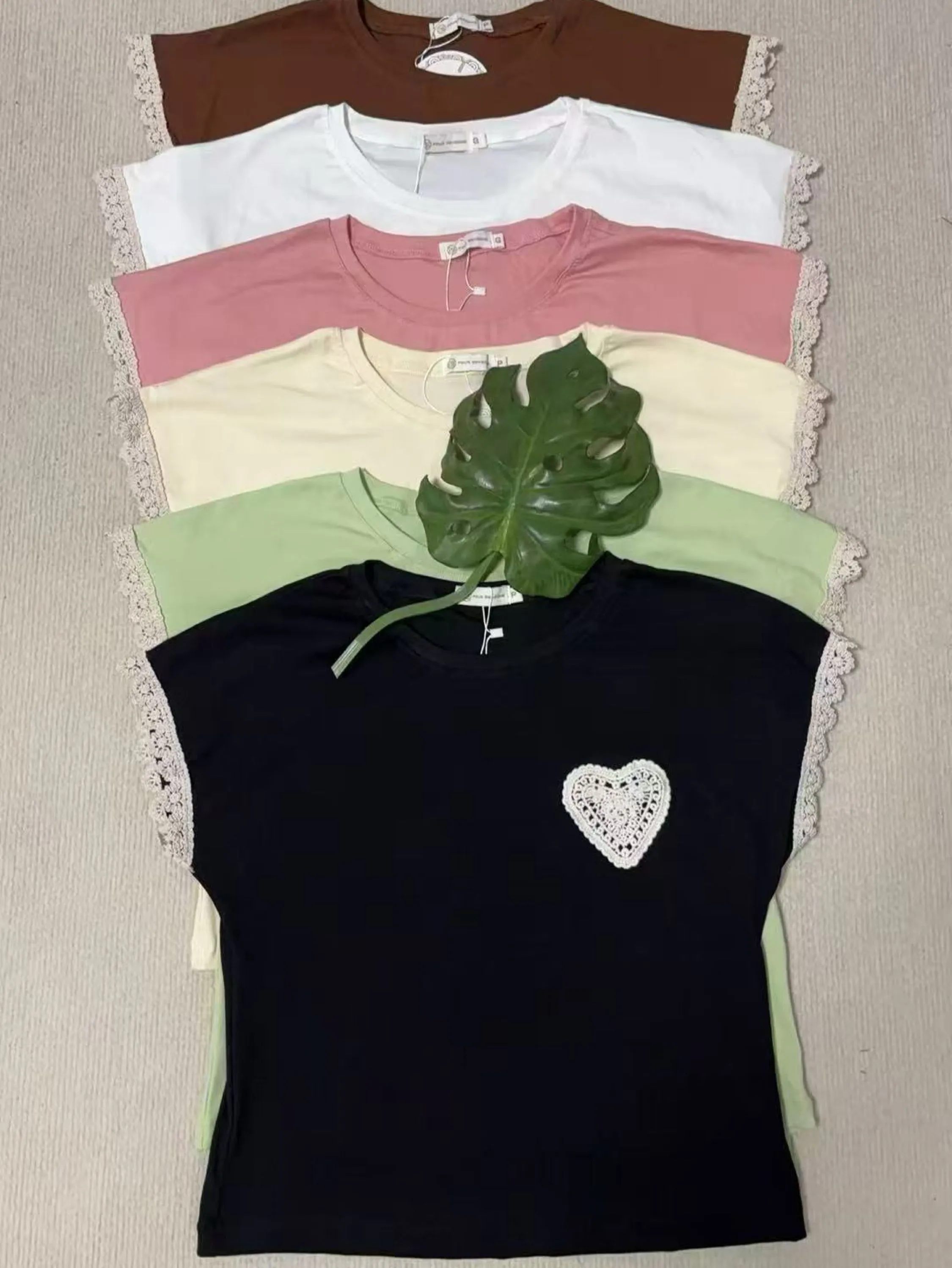 T-shirt  com bordado manga curta shu loja