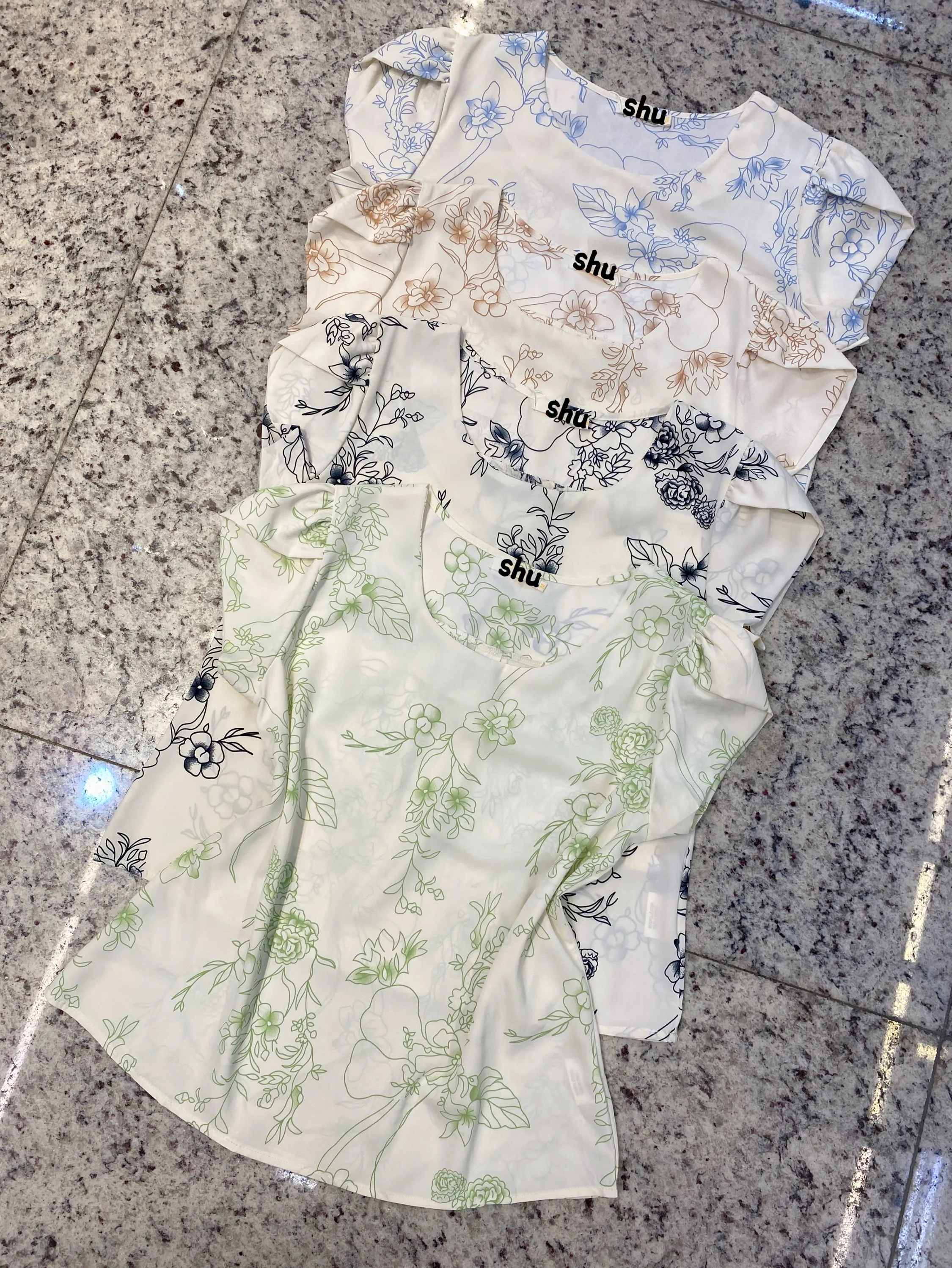 blusa estampada manga passado manga curta shu loja