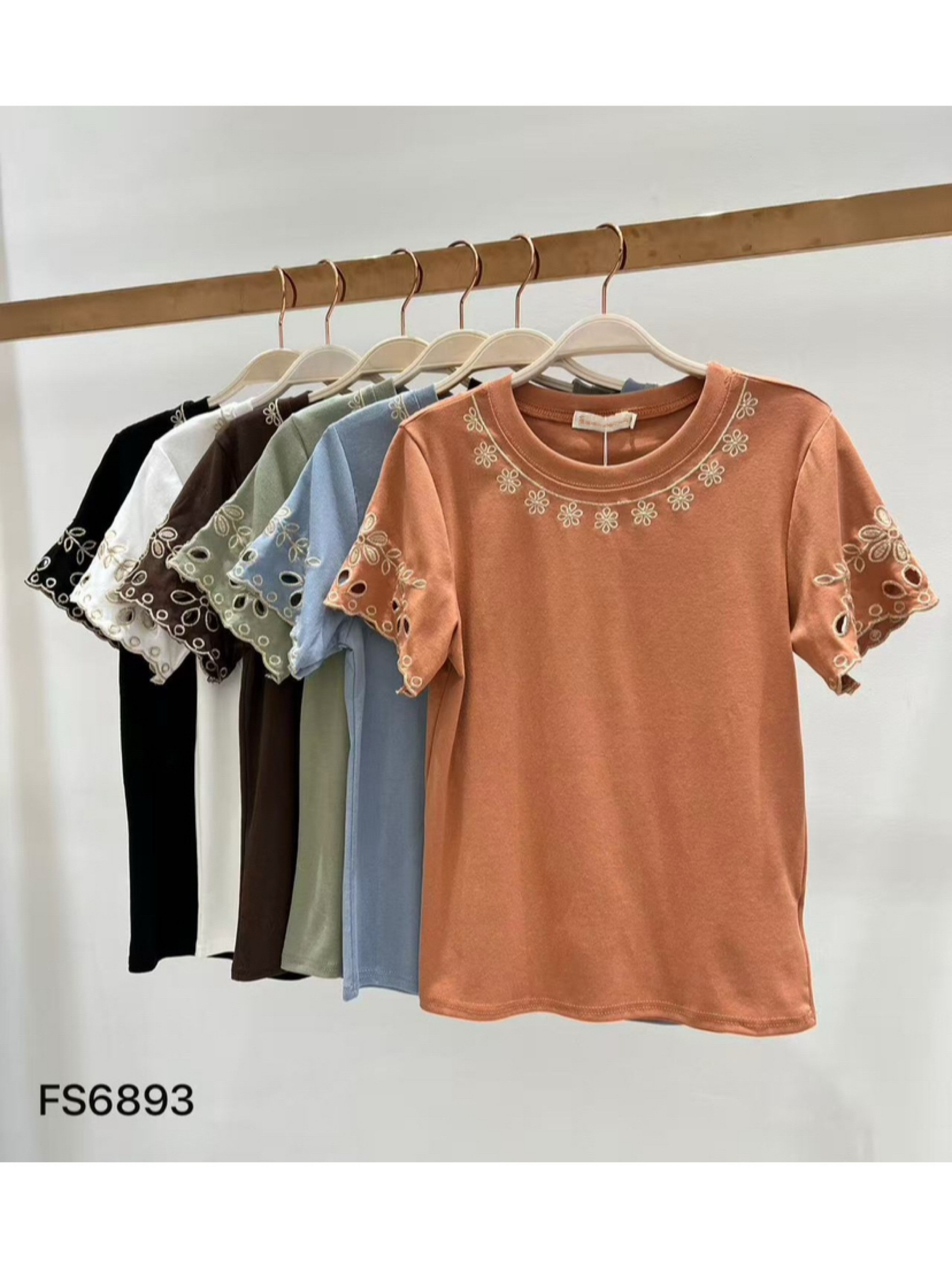 T-shirt com bordada manga curta shu loja